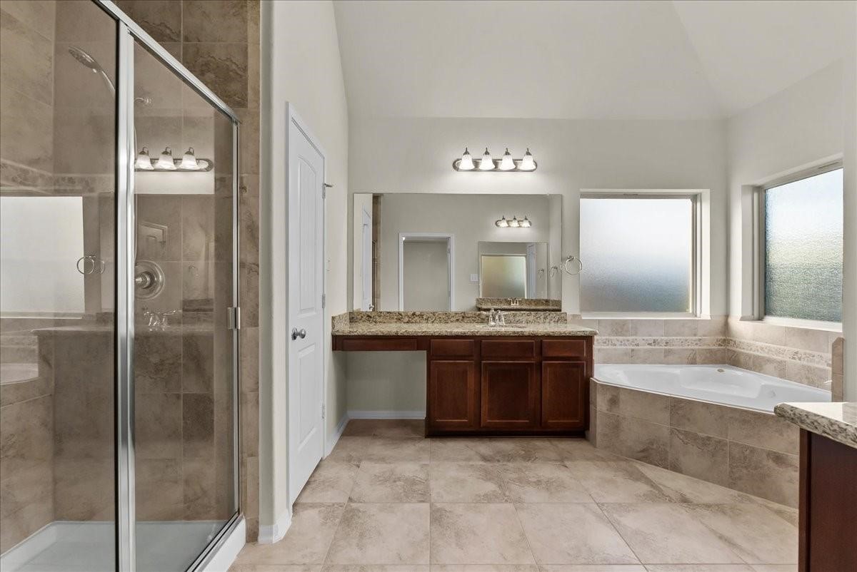 2246 Oakleaf Trail Lane Property Photo 25