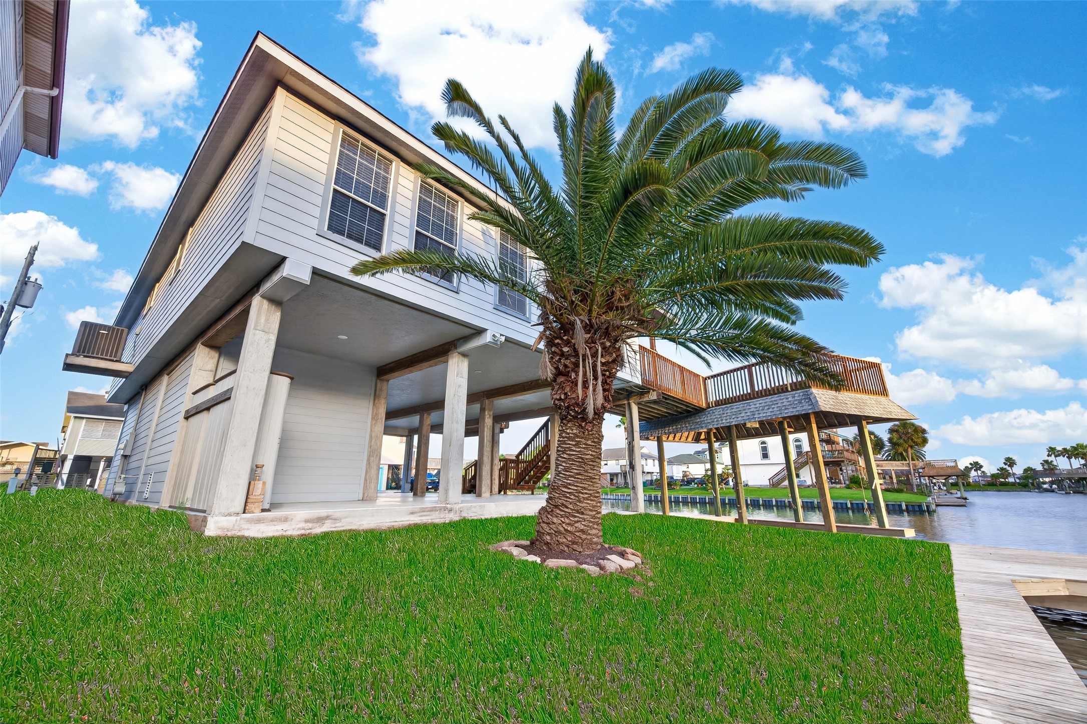 16 N Curlew Street Property Photo 1
