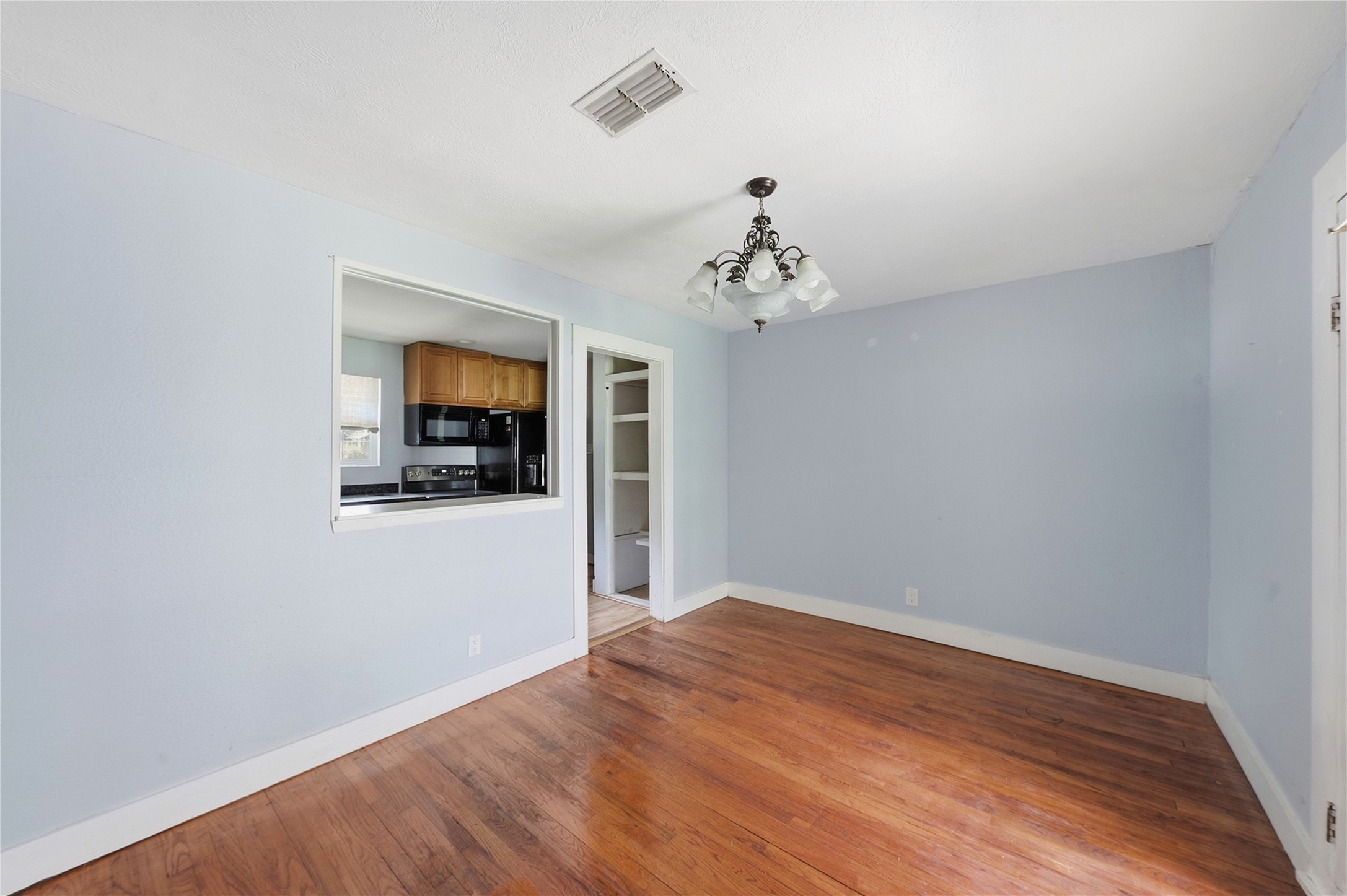 1215 Winston Drive Property Photo 6
