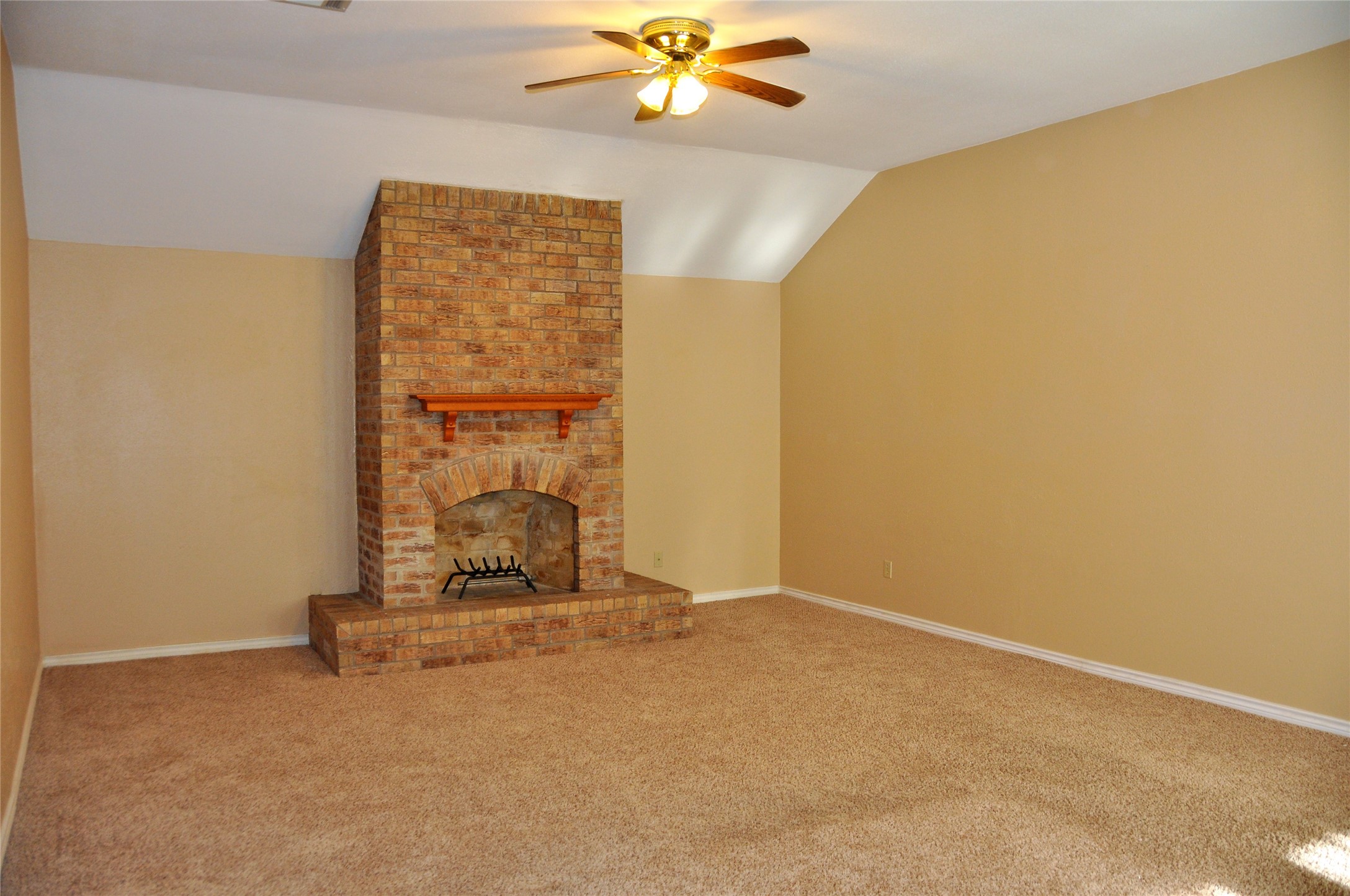 11626 Gullwood Drive Property Photo 2