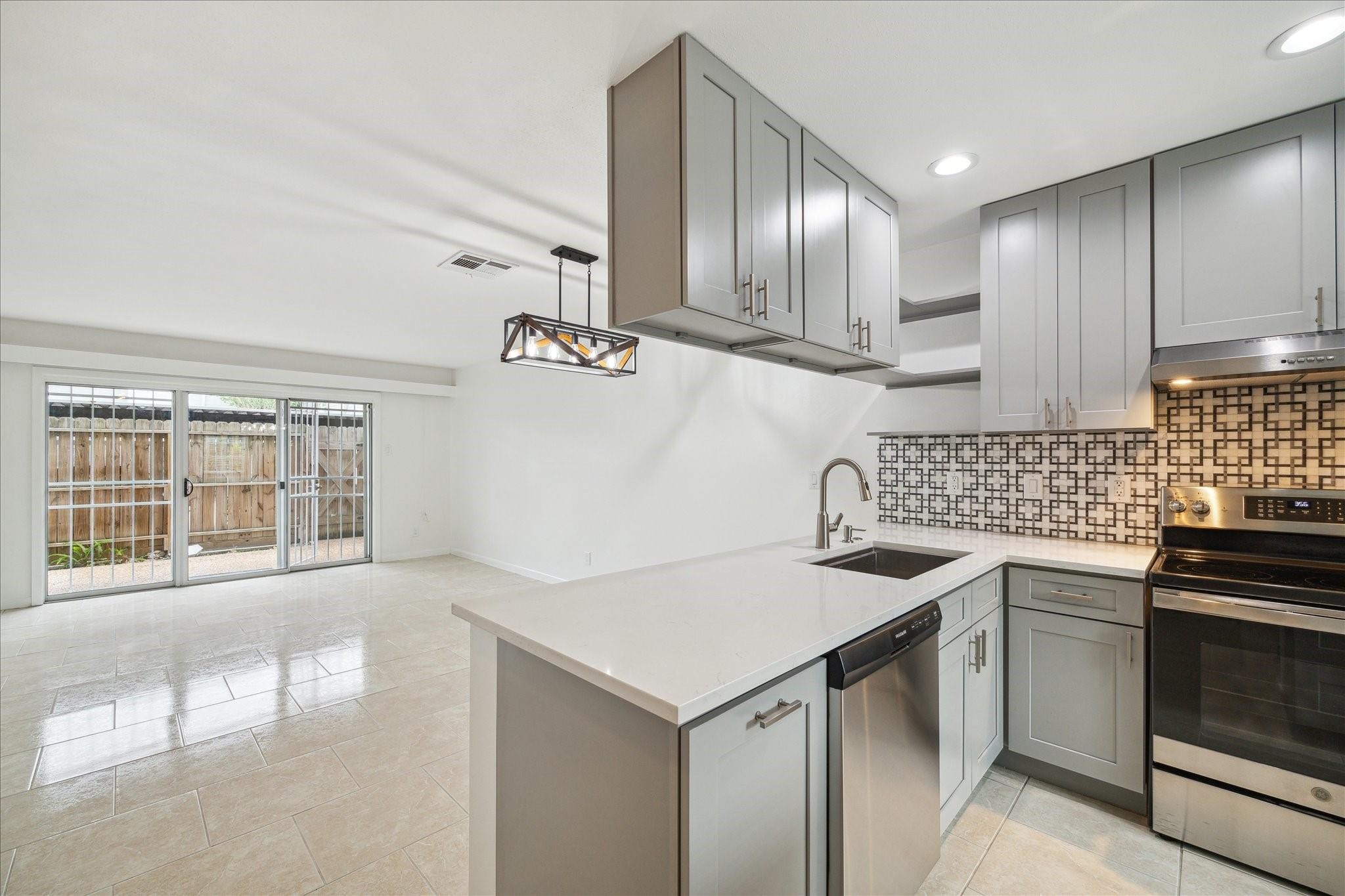 7821 Rue Saint Cyr Street 55 Property Photo 4