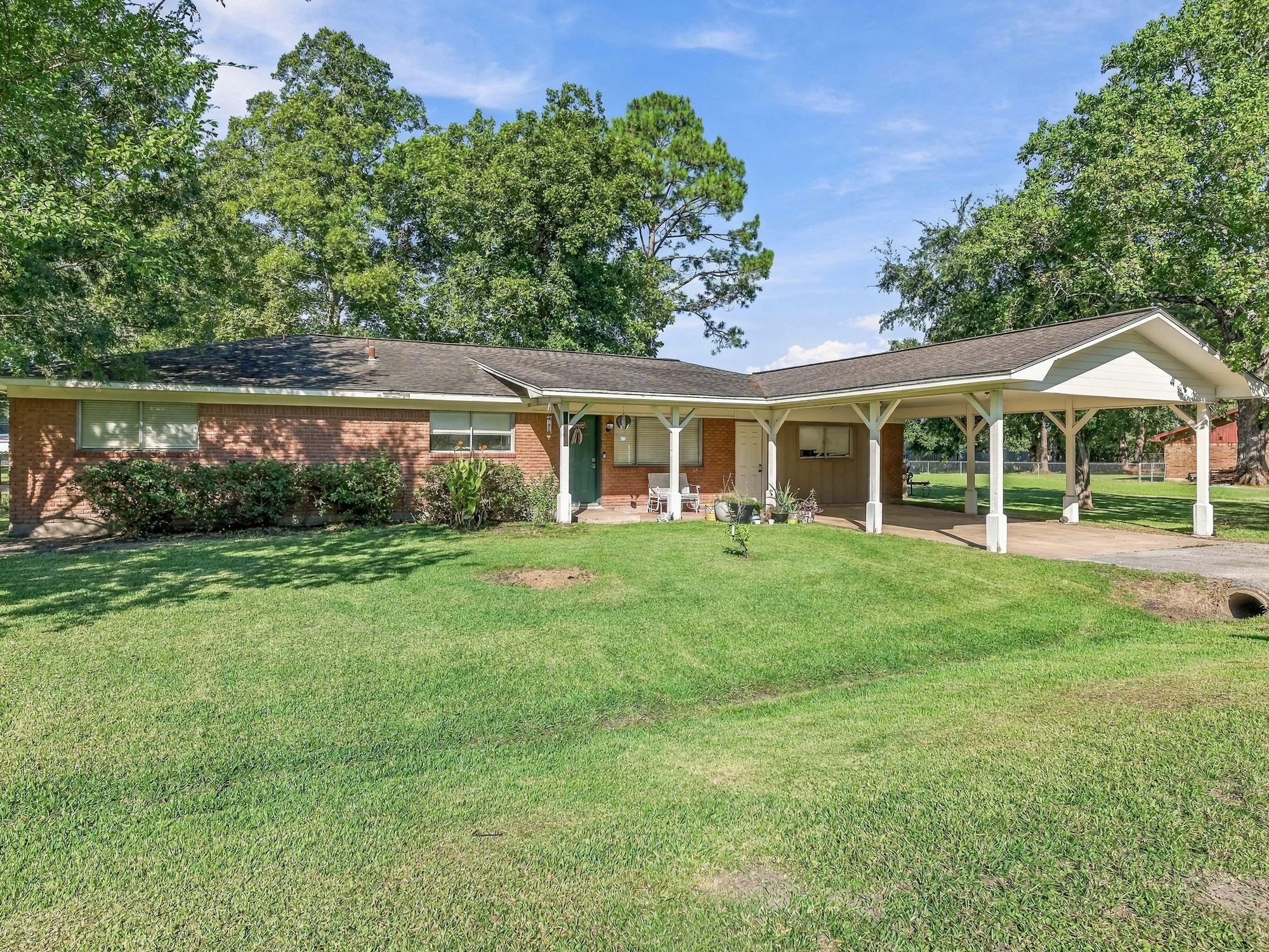 1426 Palm Drive Property Photo 1