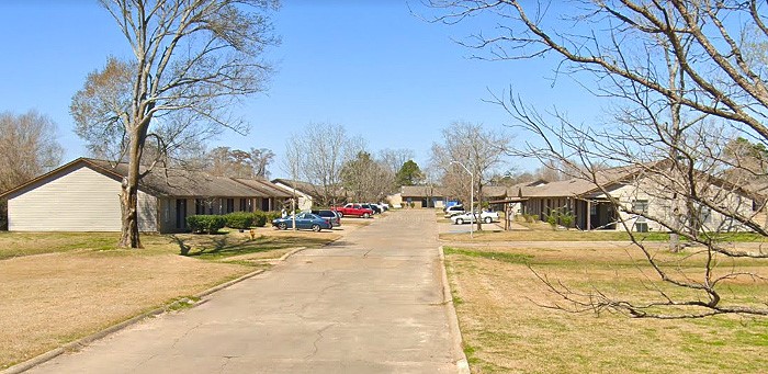 230 Fairgrounds Road Property Photo 2