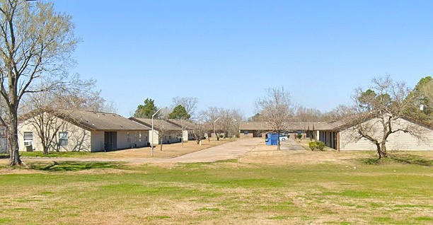 230 Fairgrounds Road Property Photo 3