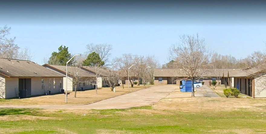 230 Fairgrounds Road Property Photo 4