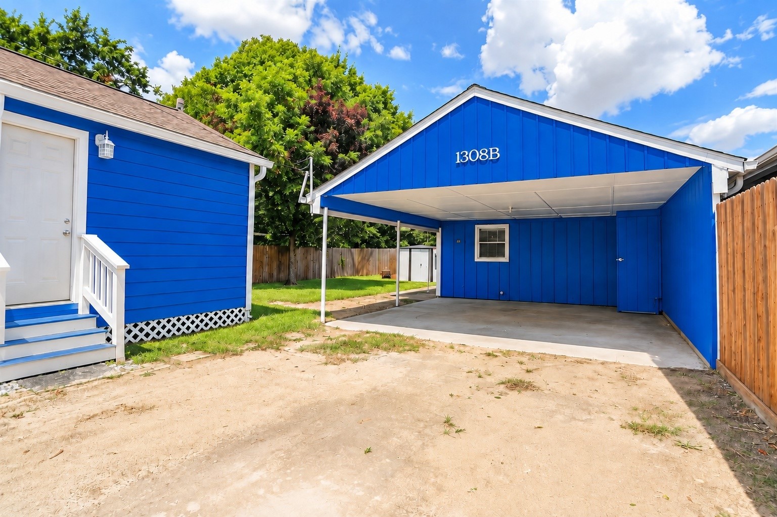 1308 Idylwild Street B Property Photo 1