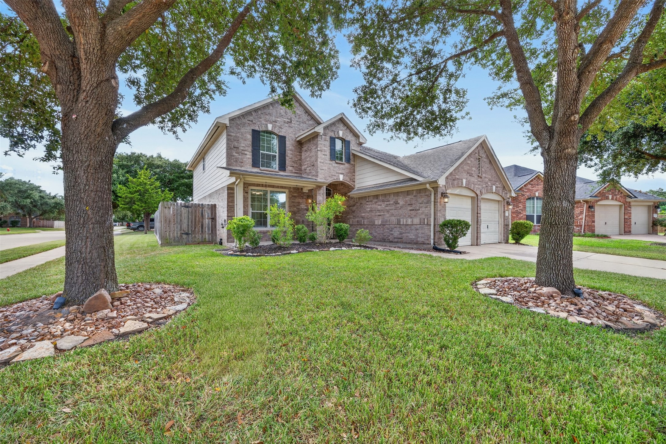 7603 Kenmark Court Property Photo 4