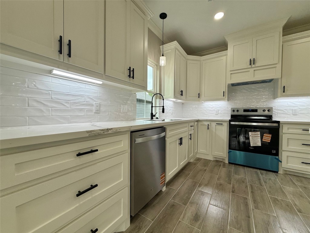 865 Dundee Street Property Photo 10