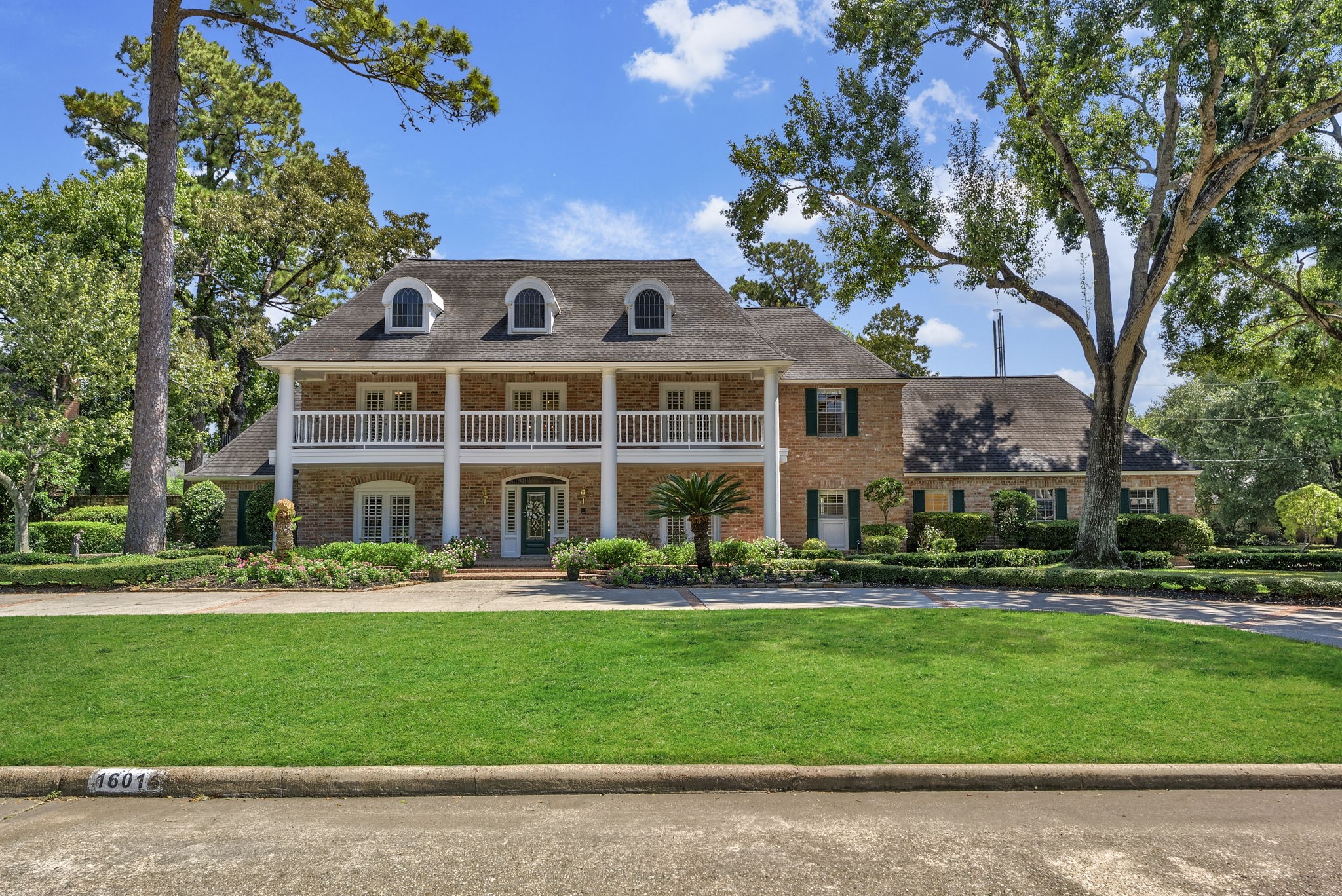 16014 Champion Drive Property Photo 1
