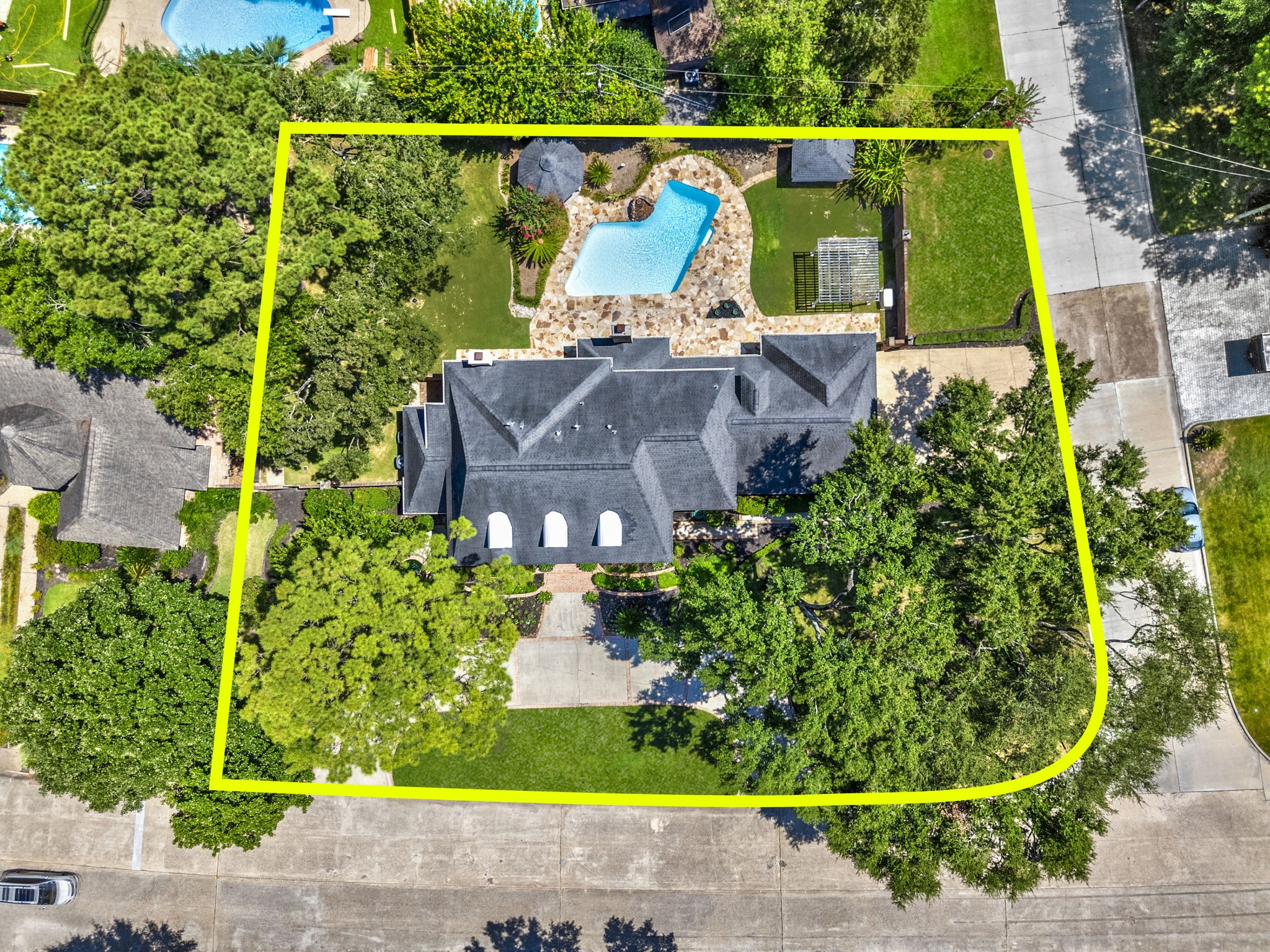 16014 Champion Drive Property Photo 2