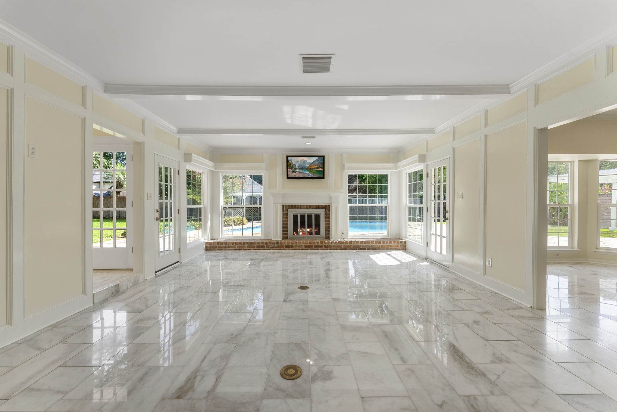 16014 Champion Drive Property Photo 11