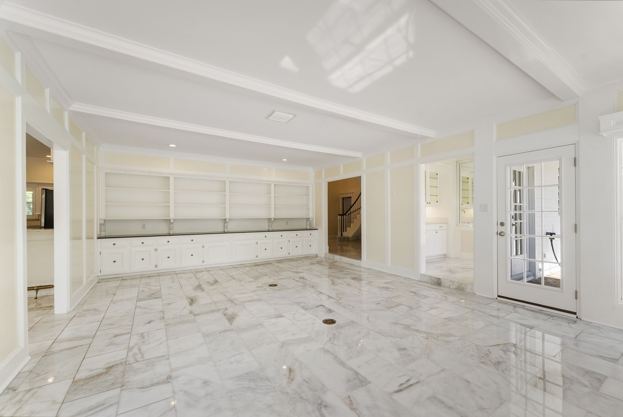 16014 Champion Drive Property Photo 12