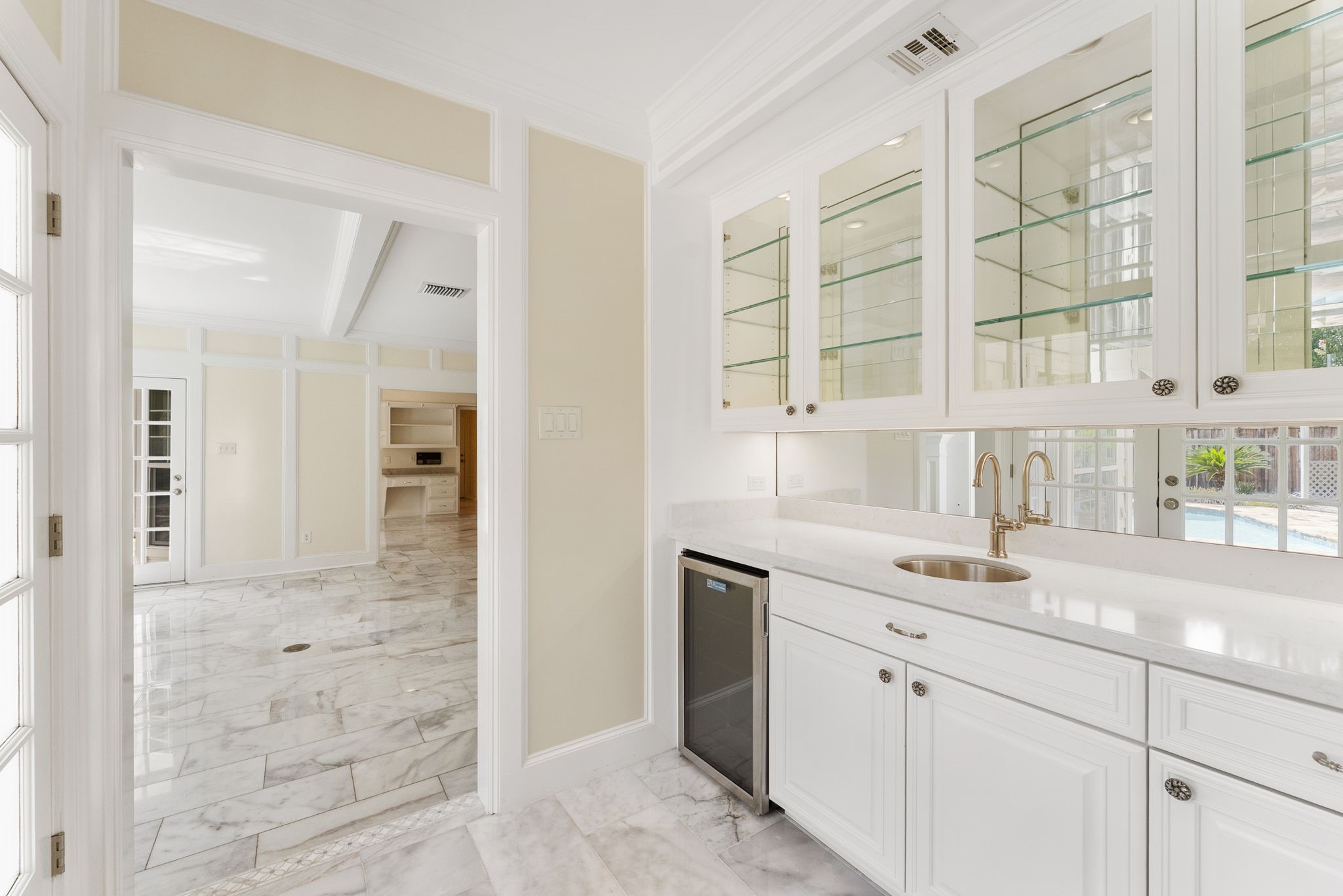 16014 Champion Drive Property Photo 14