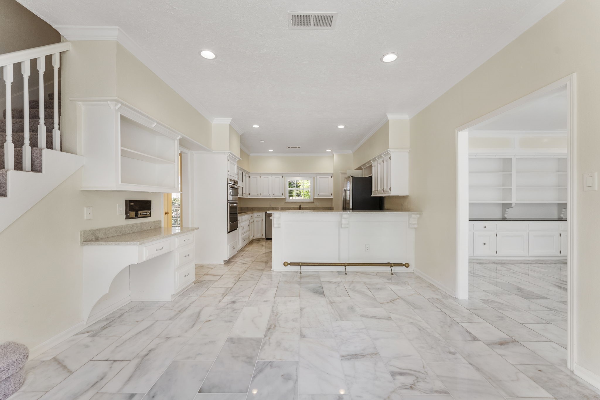16014 Champion Drive Property Photo 16