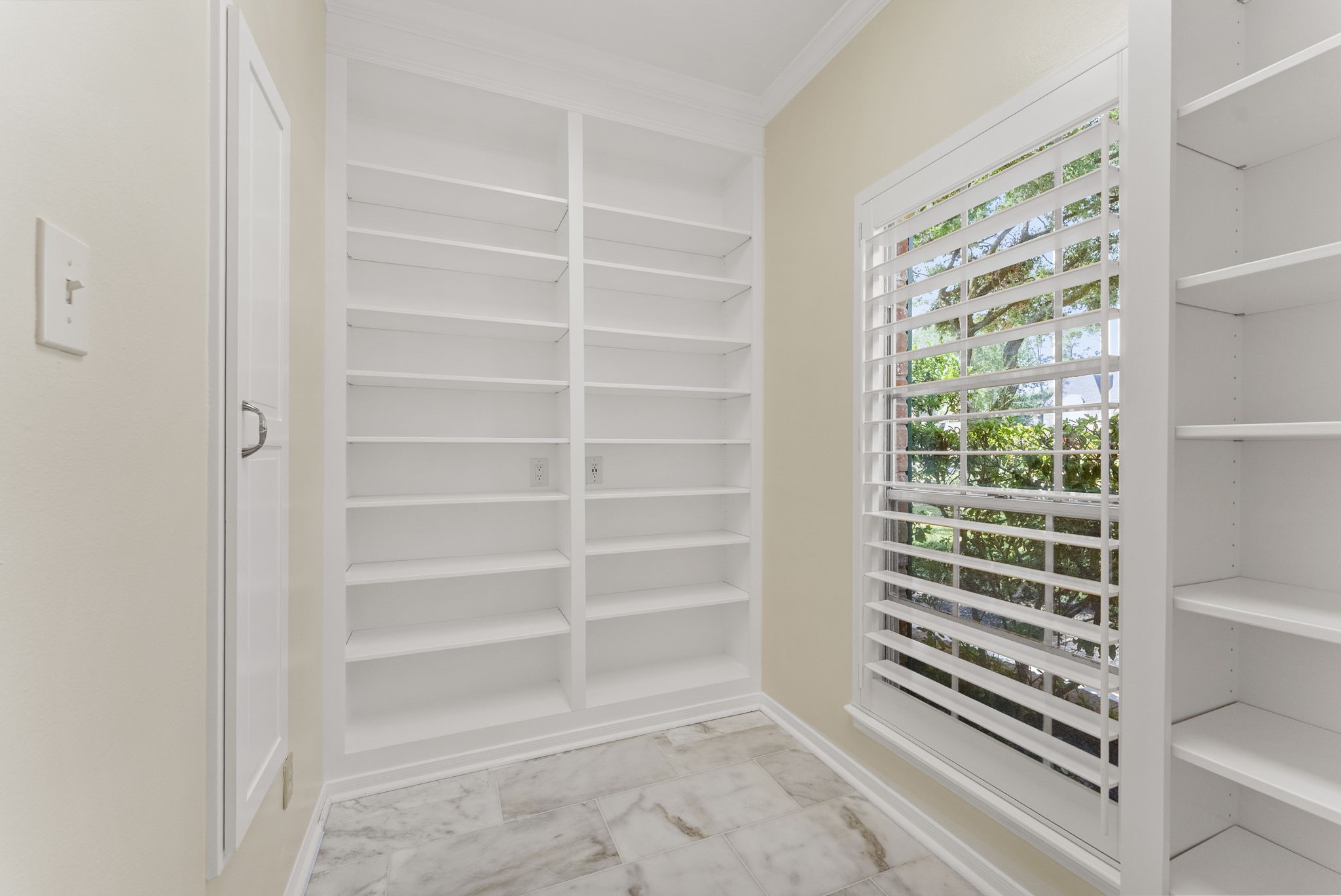 16014 Champion Drive Property Photo 20