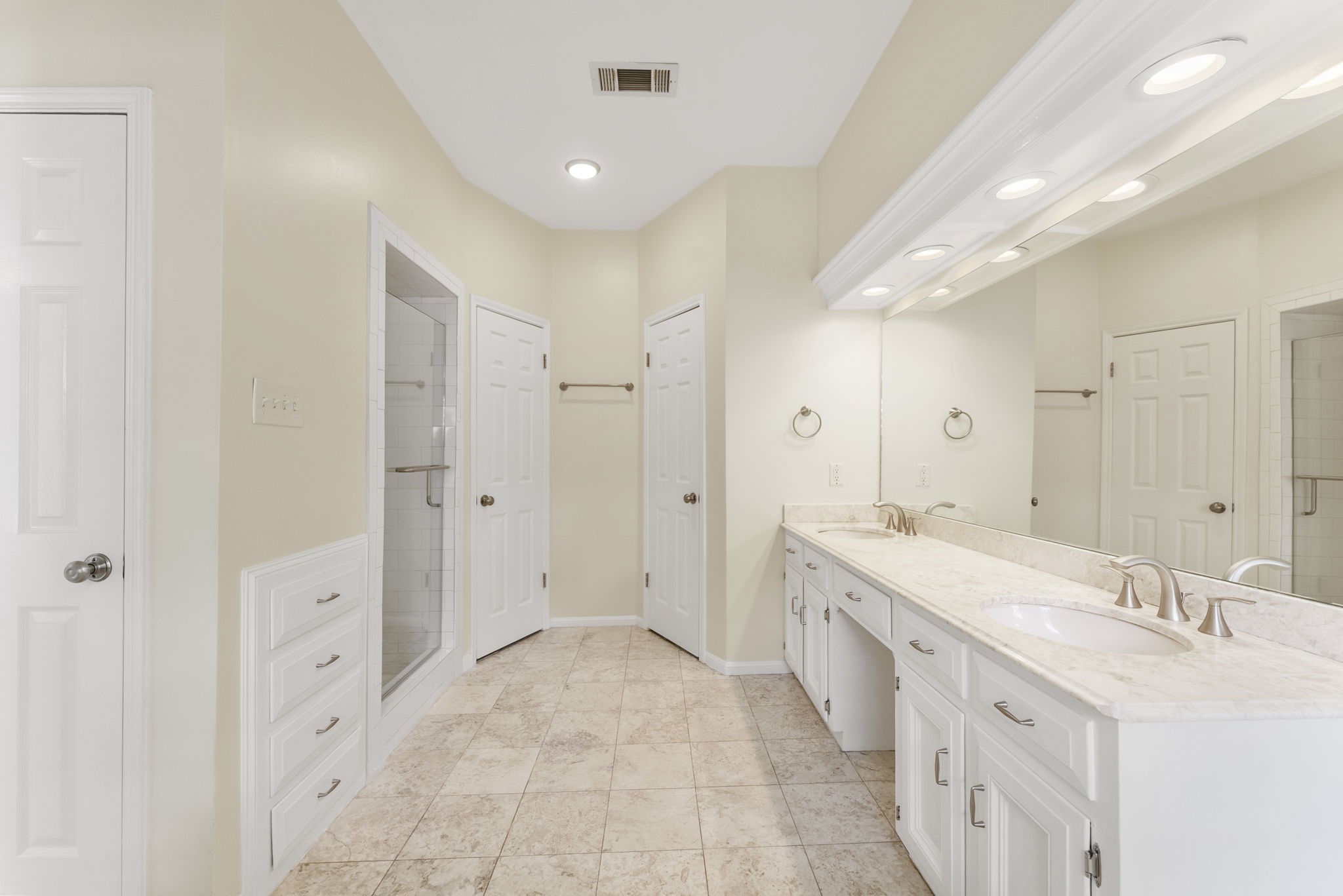 16014 Champion Drive Property Photo 24