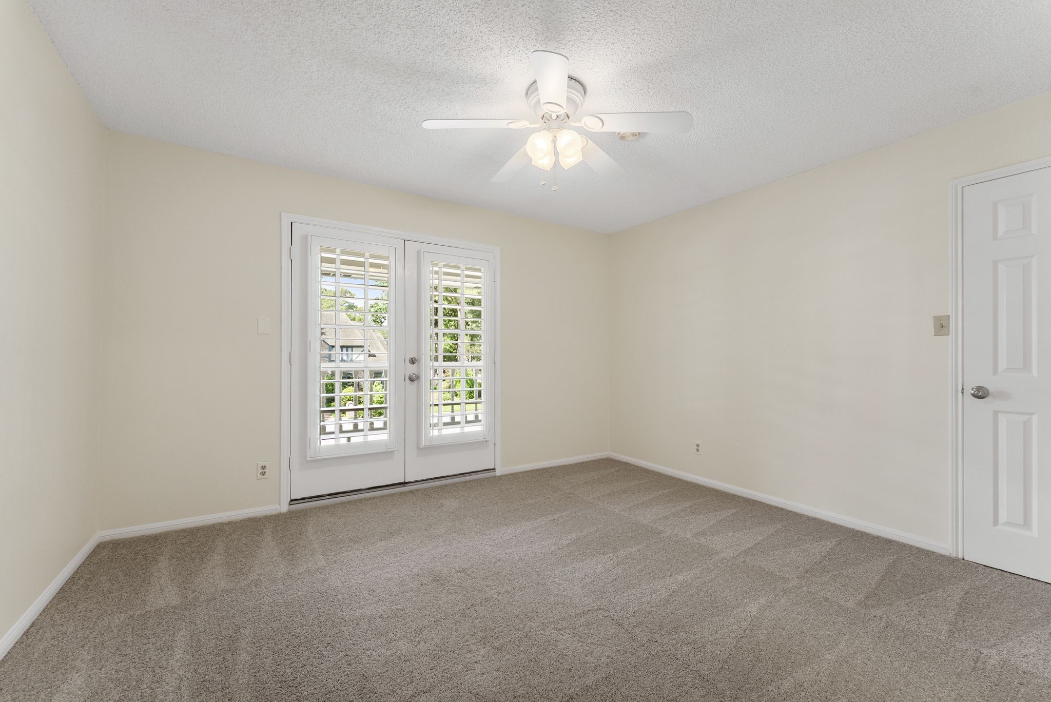 16014 Champion Drive Property Photo 31