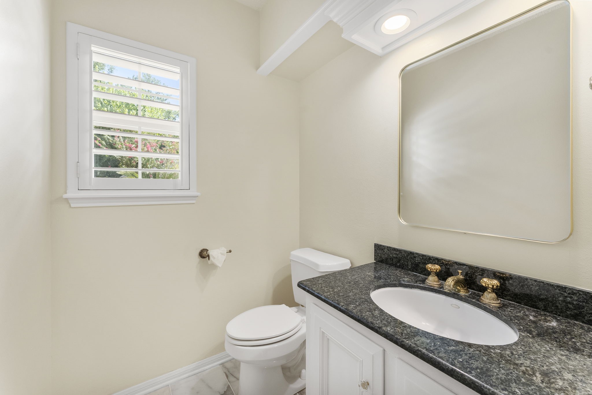 16014 Champion Drive Property Photo 38