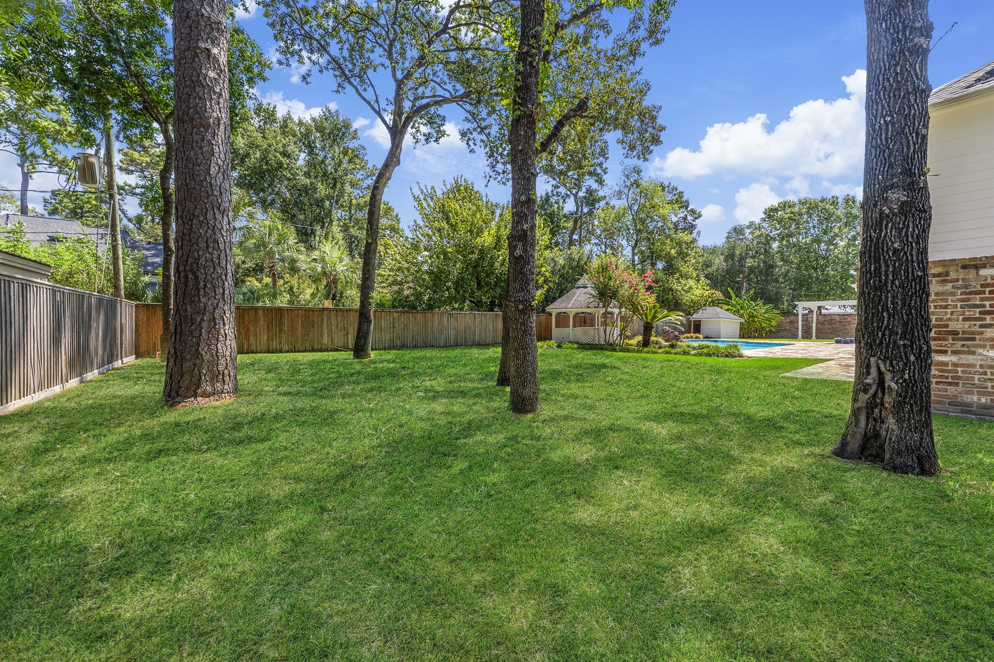 16014 Champion Drive Property Photo 44