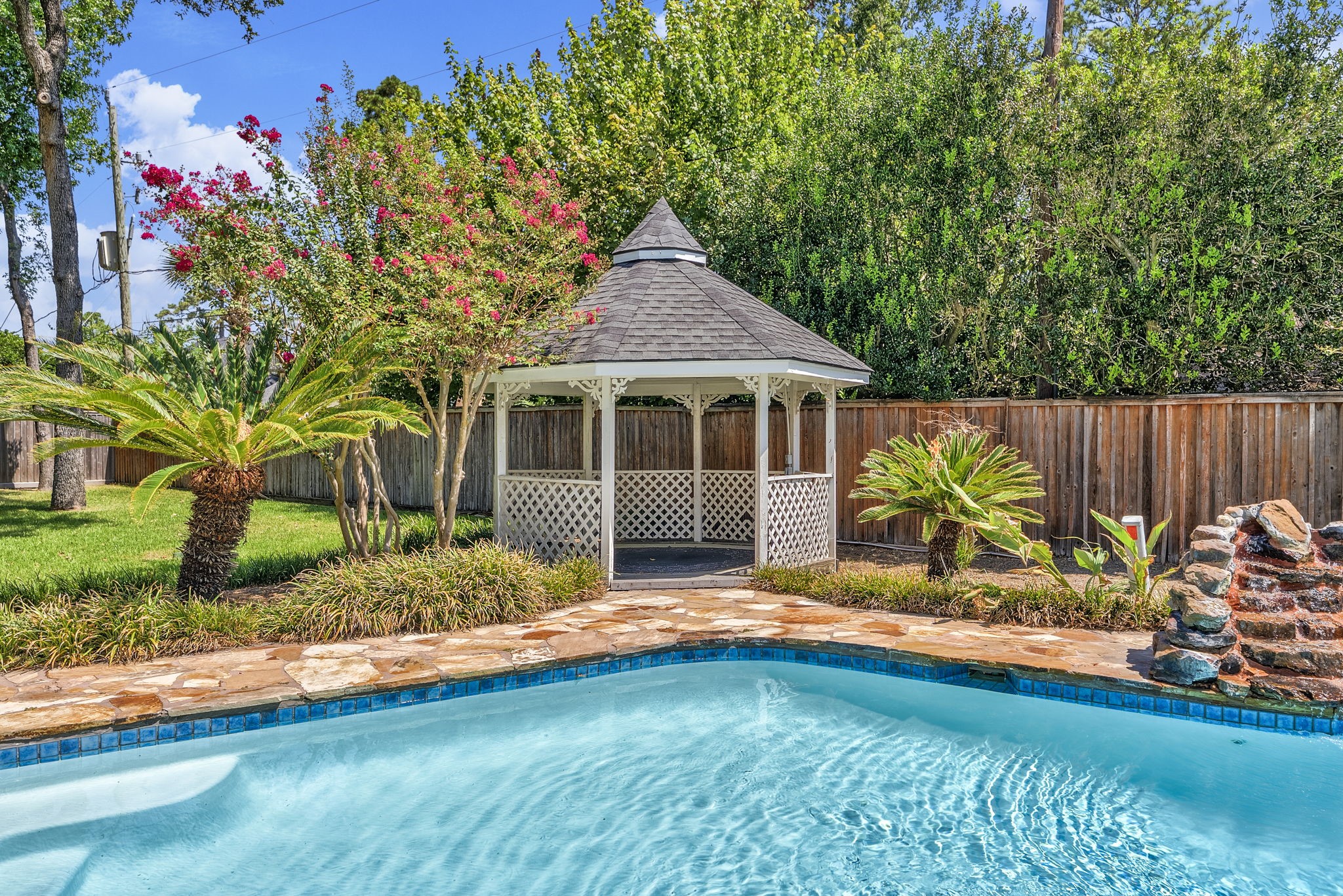 16014 Champion Drive Property Photo 46