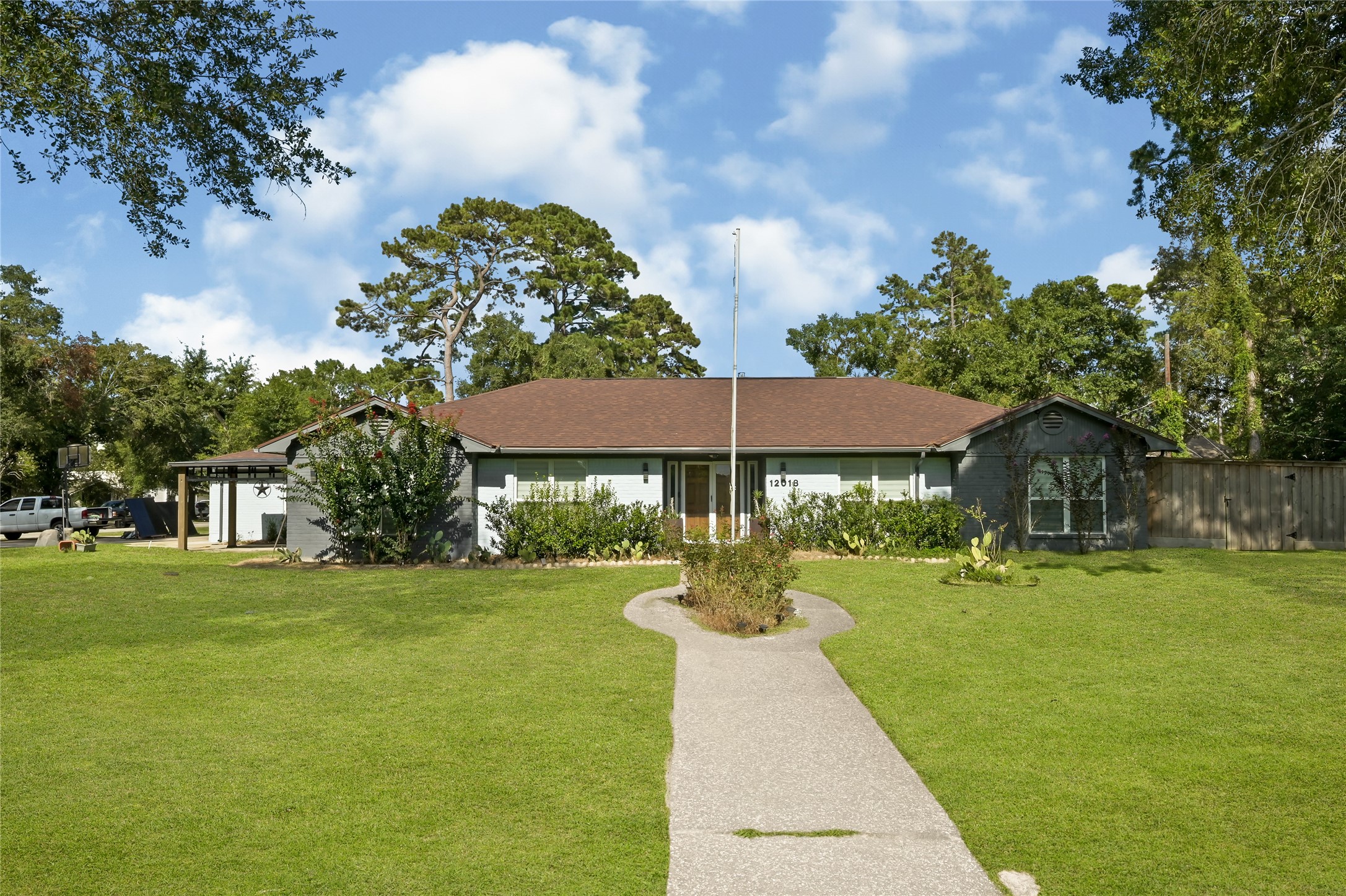 12018 Beinhorn Drive Property Photo 2