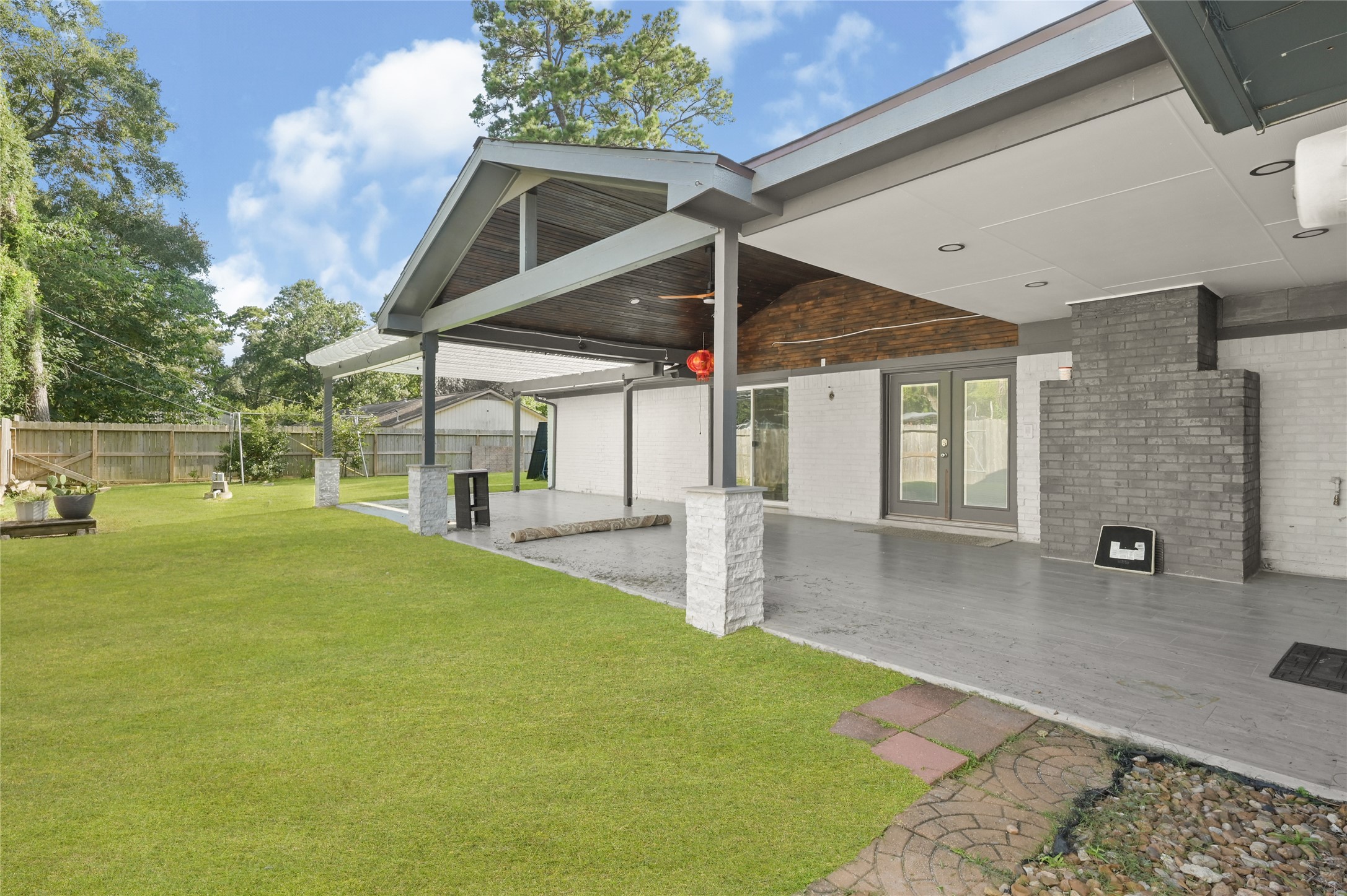 12018 Beinhorn Drive Property Photo 3