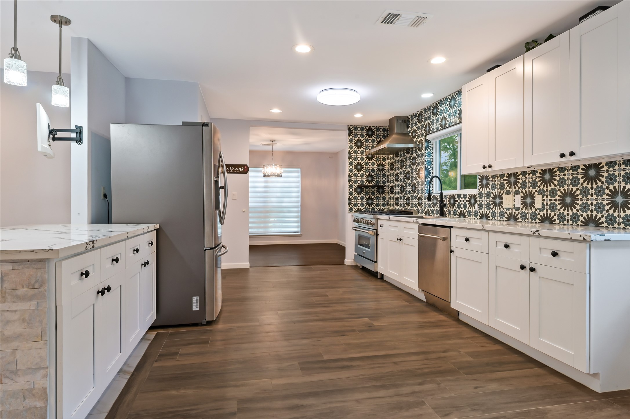 12018 Beinhorn Drive Property Photo 8