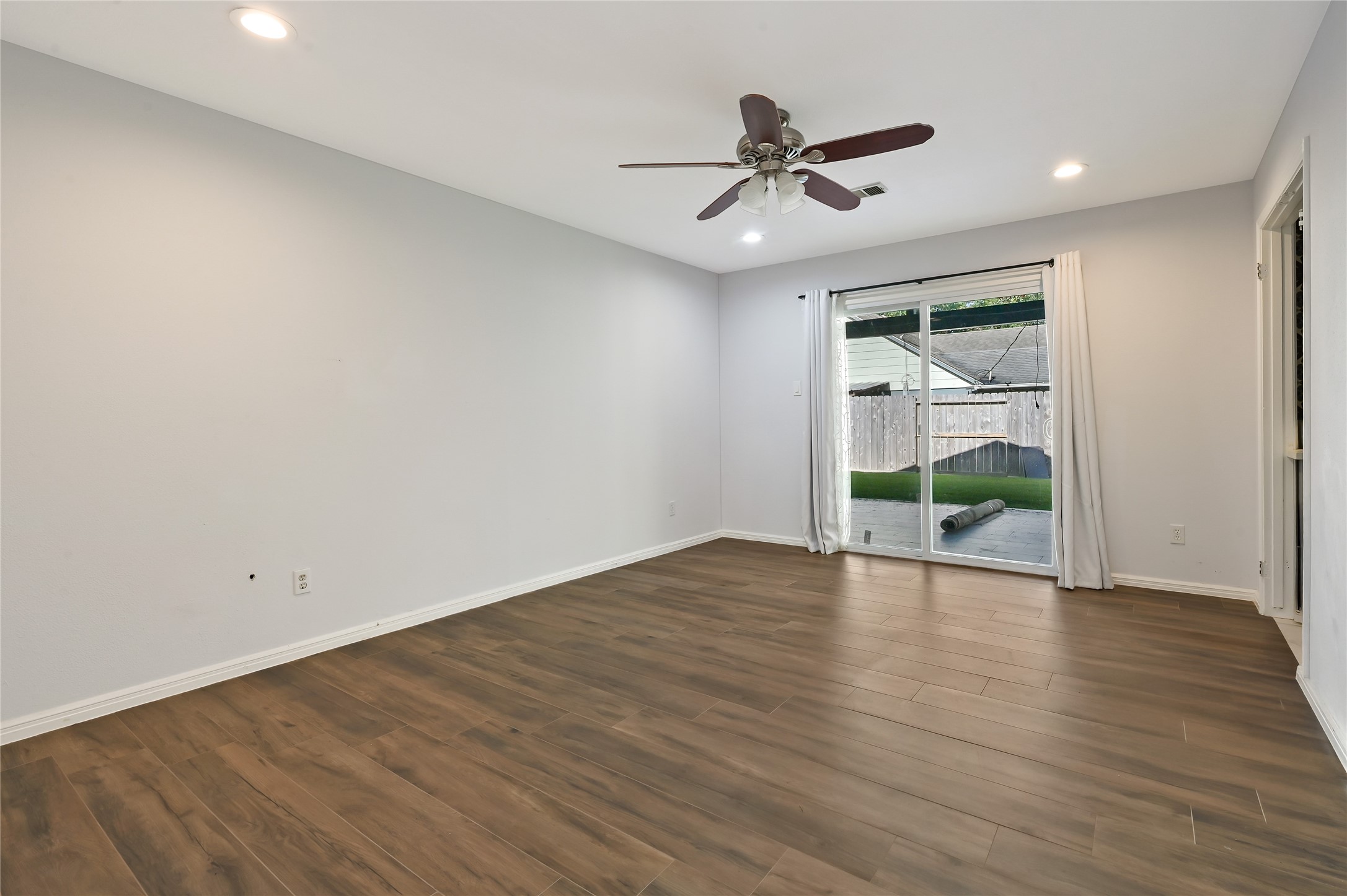 12018 Beinhorn Drive Property Photo 14