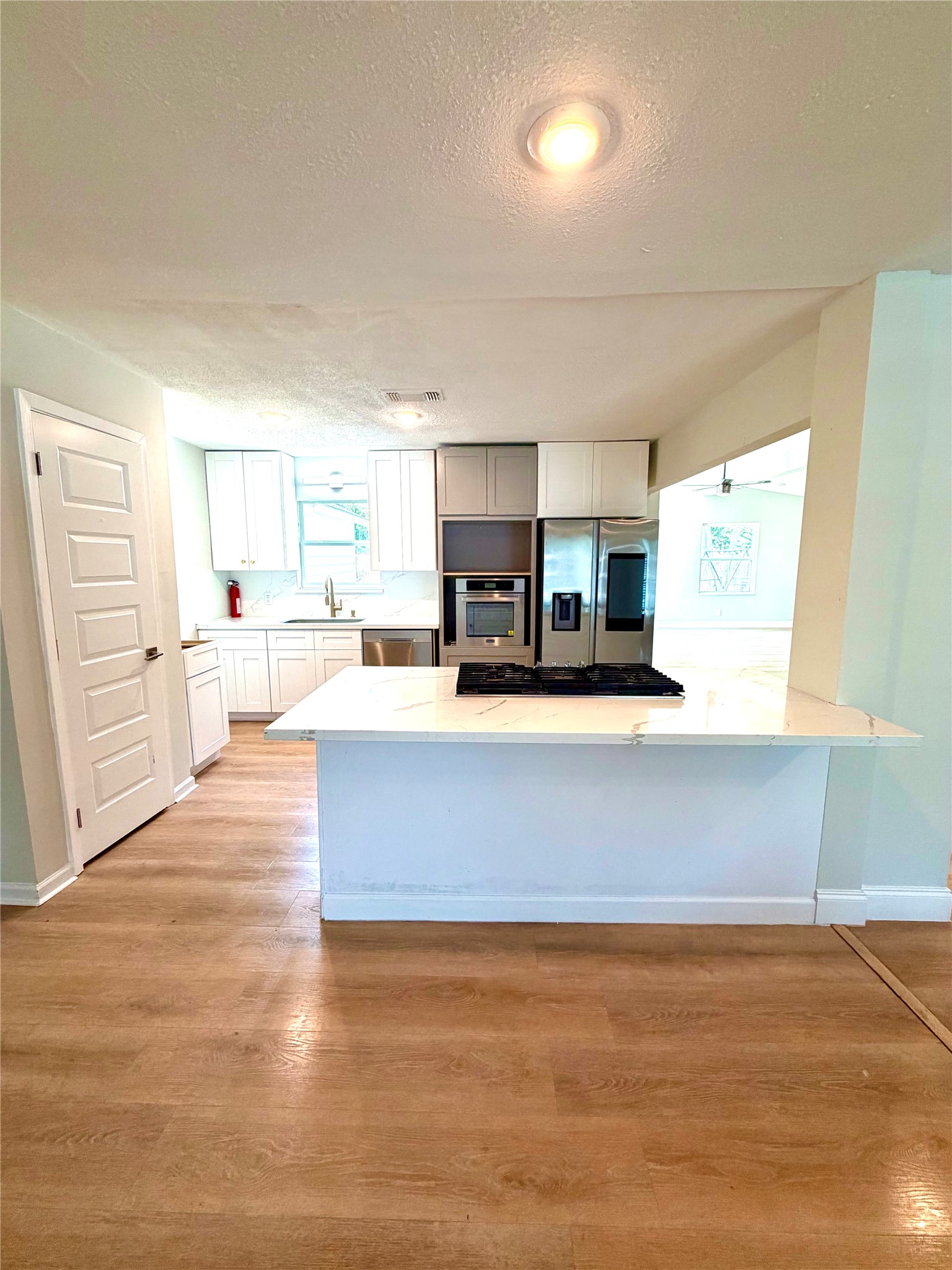 1925 Pech Road Property Photo 2