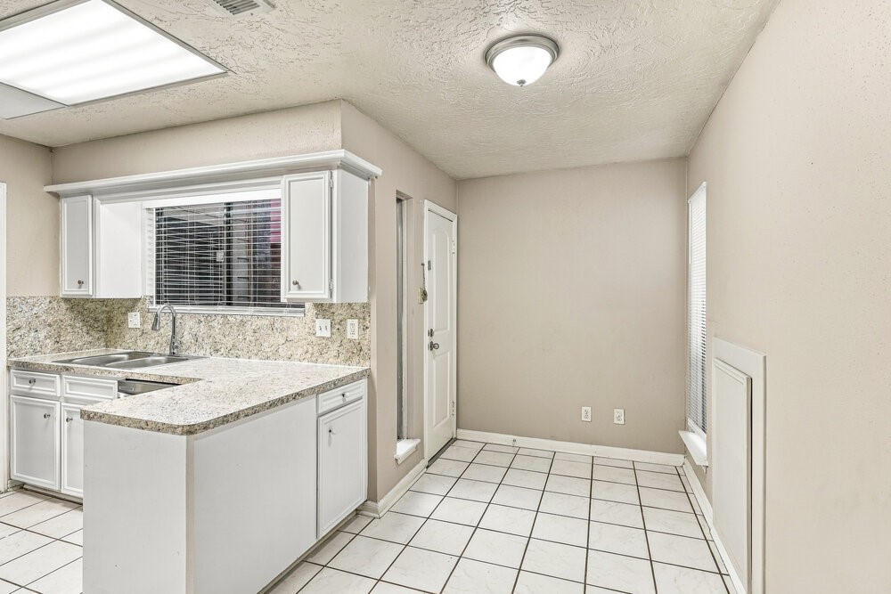 11807 Gatlinburg Drive Property Photo 8