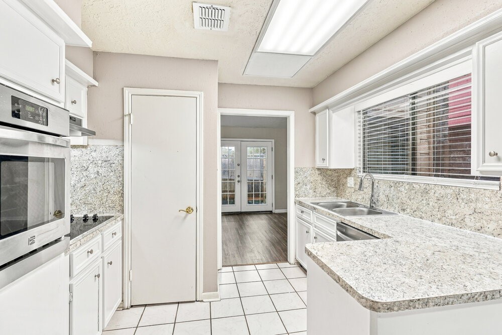 11807 Gatlinburg Drive Property Photo 9