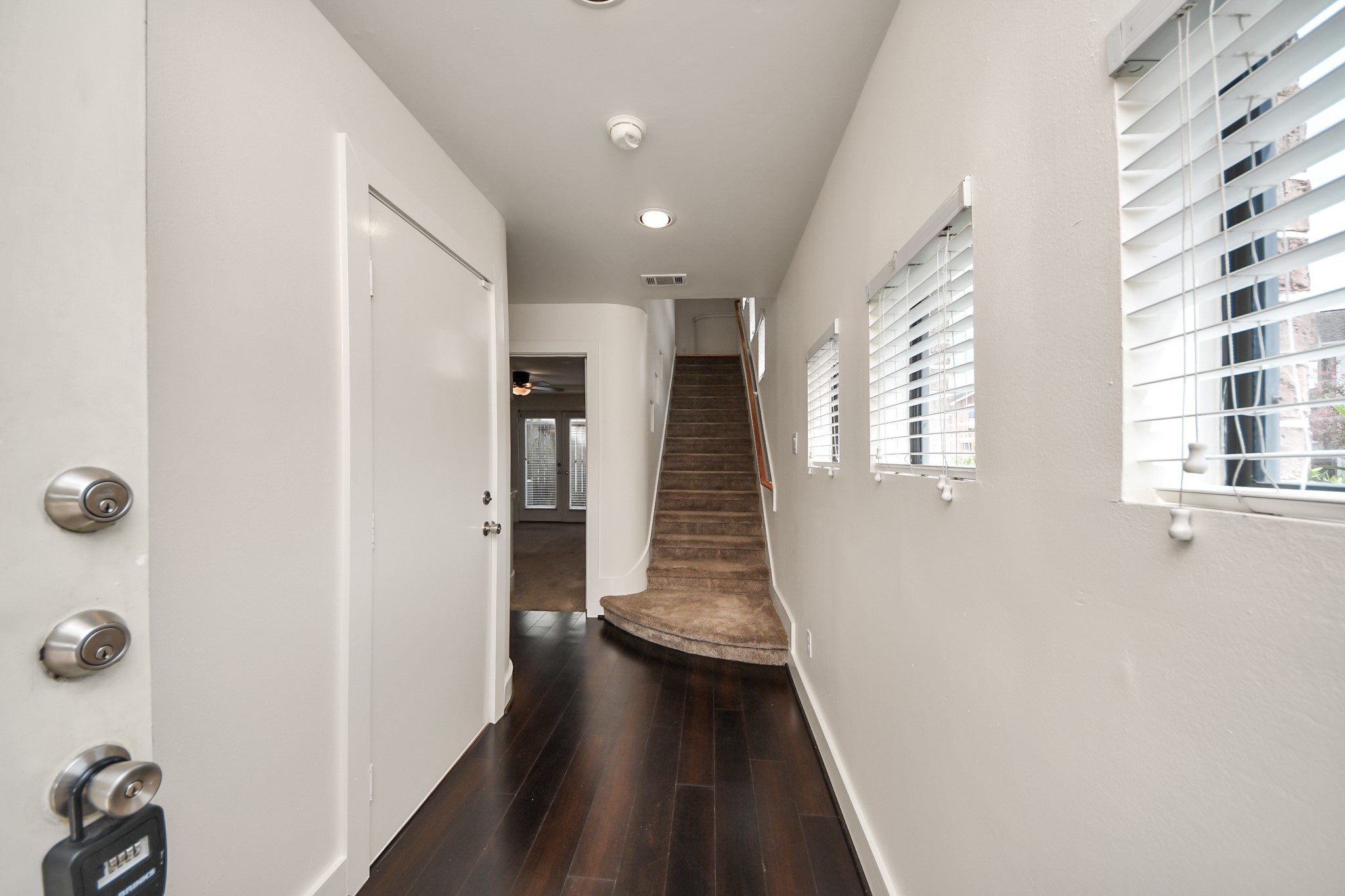 5941 South Loop E 205 Property Photo 4