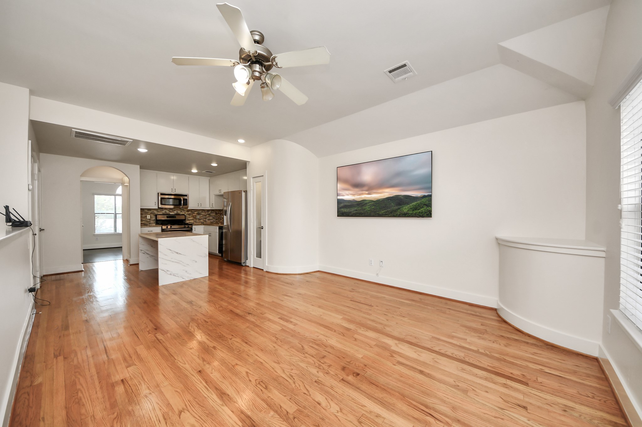 5941 South Loop E 205 Property Photo 6