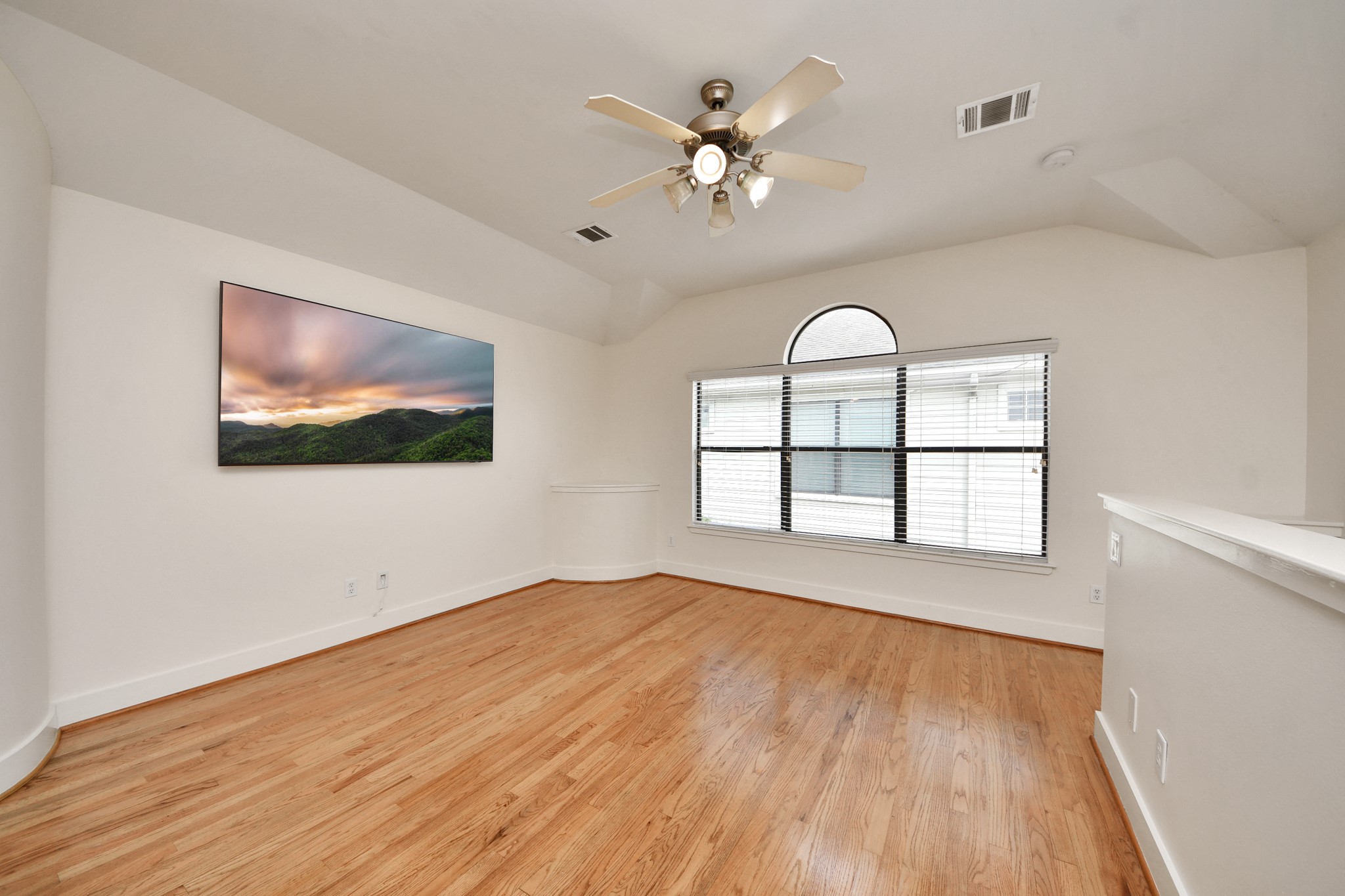 5941 South Loop E 205 Property Photo 7