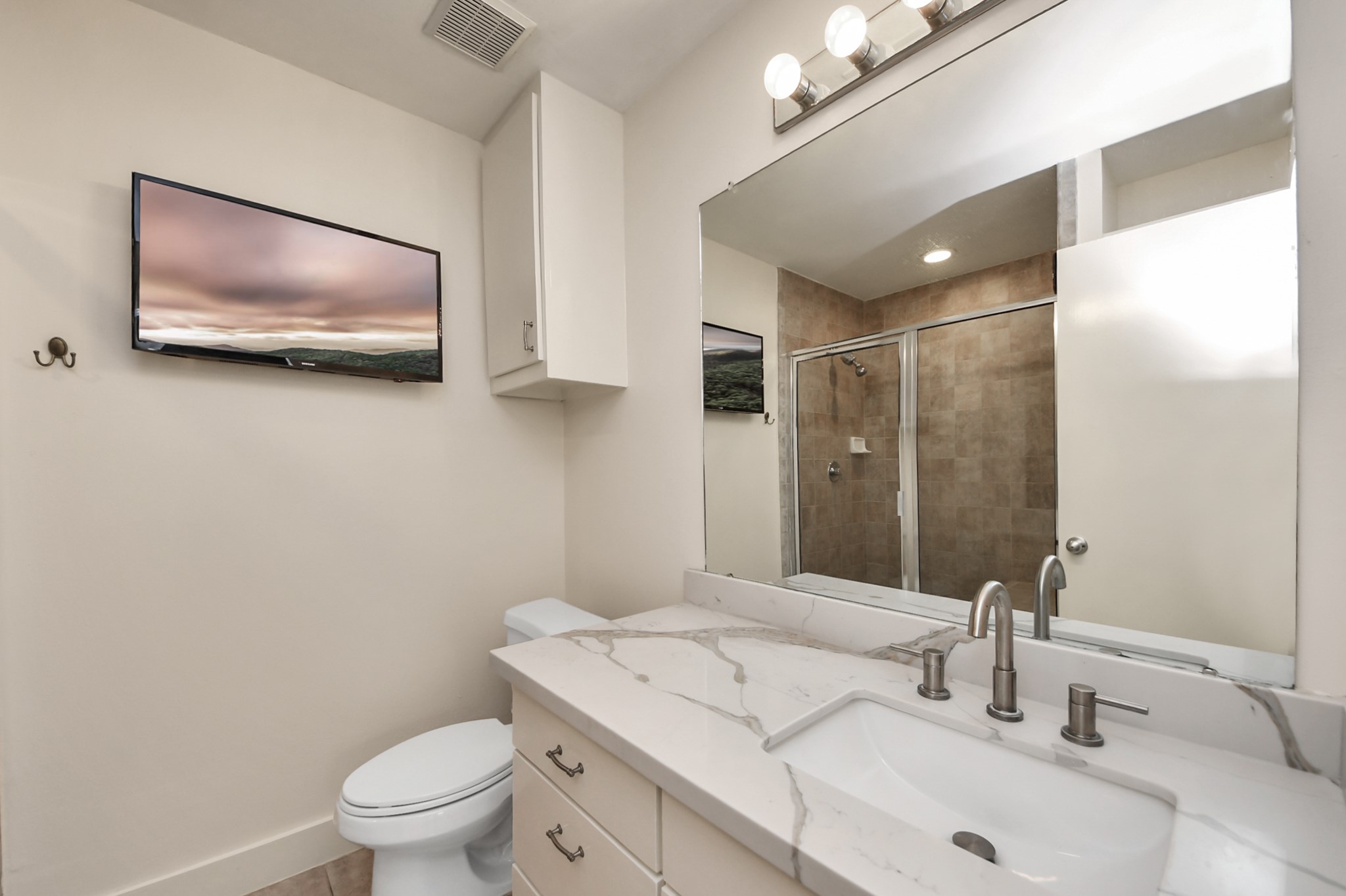 5941 South Loop E 205 Property Photo 20
