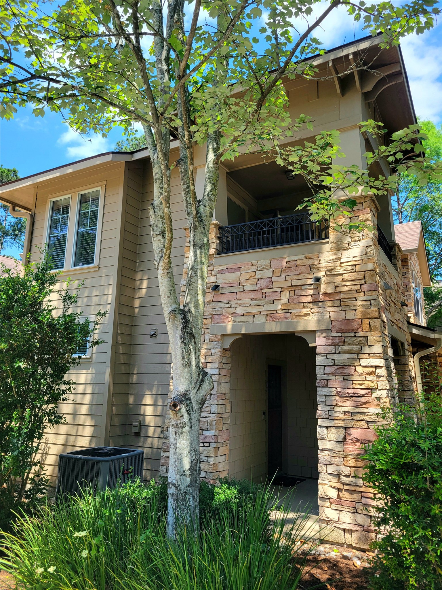 77 Woodlily Pl Property Photo 2