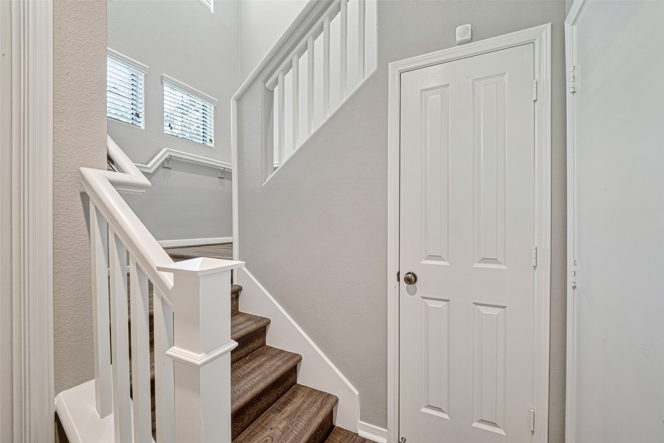 77 Woodlily Pl Property Photo 4