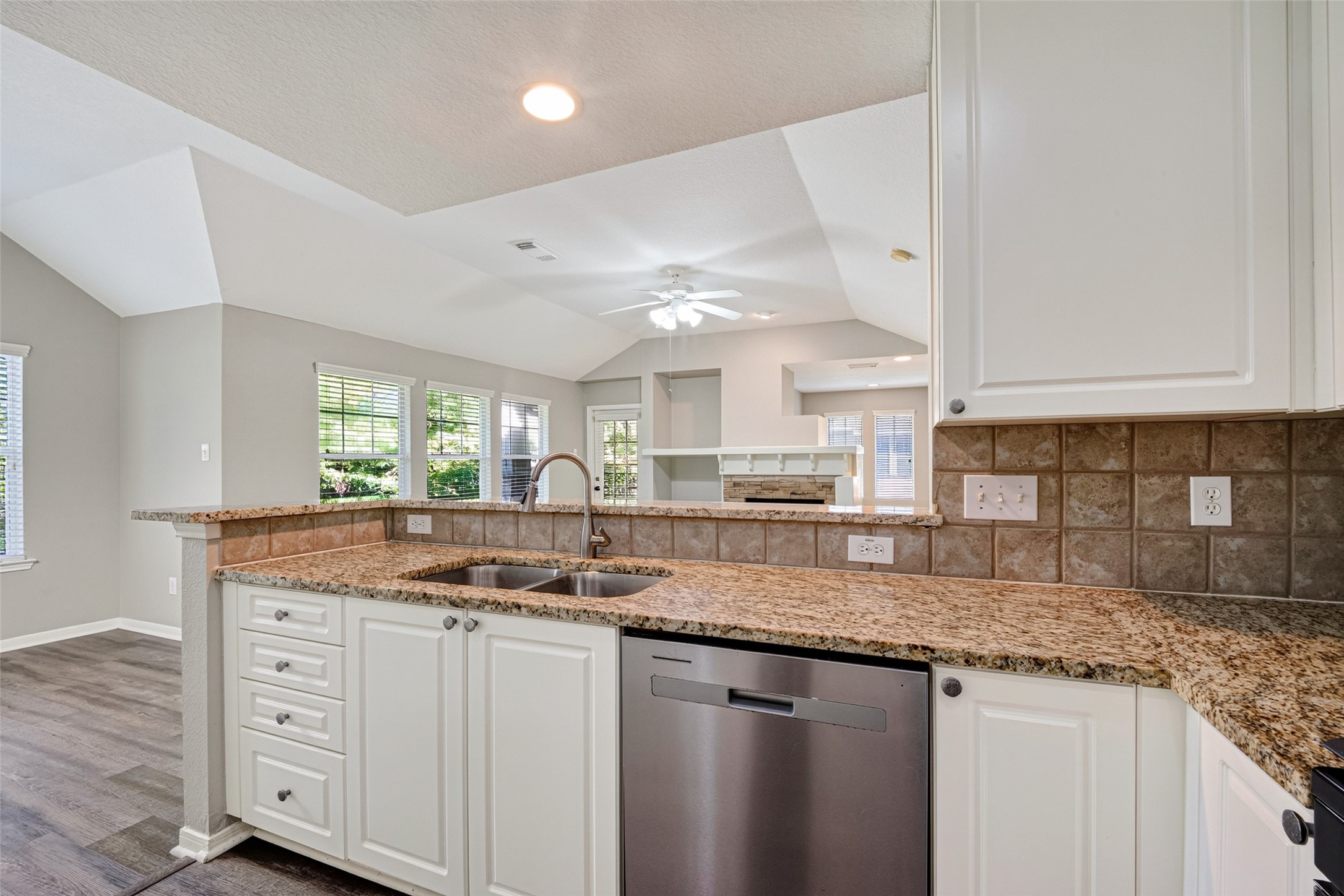 77 Woodlily Pl Property Photo 12