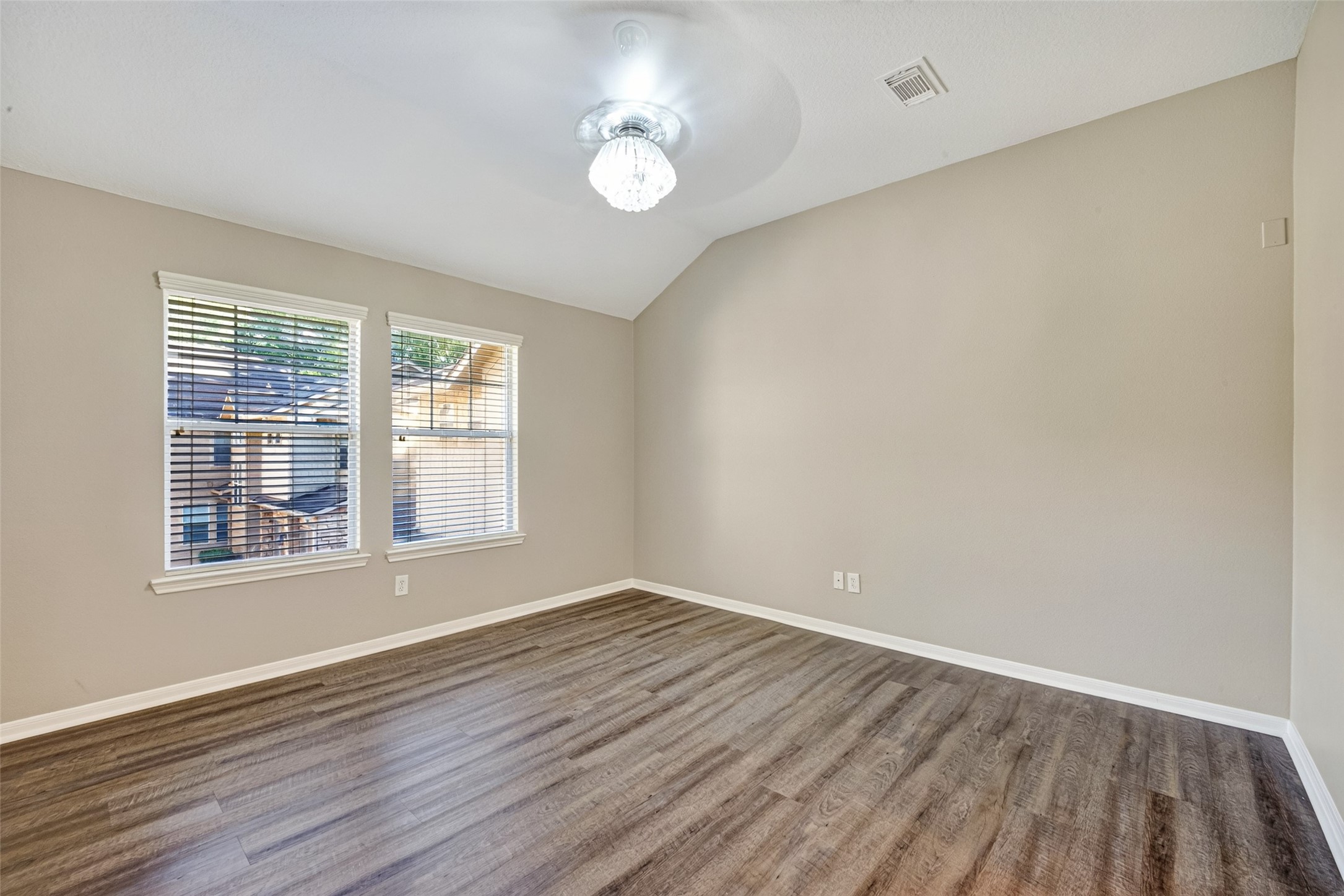 77 Woodlily Pl Property Photo 14
