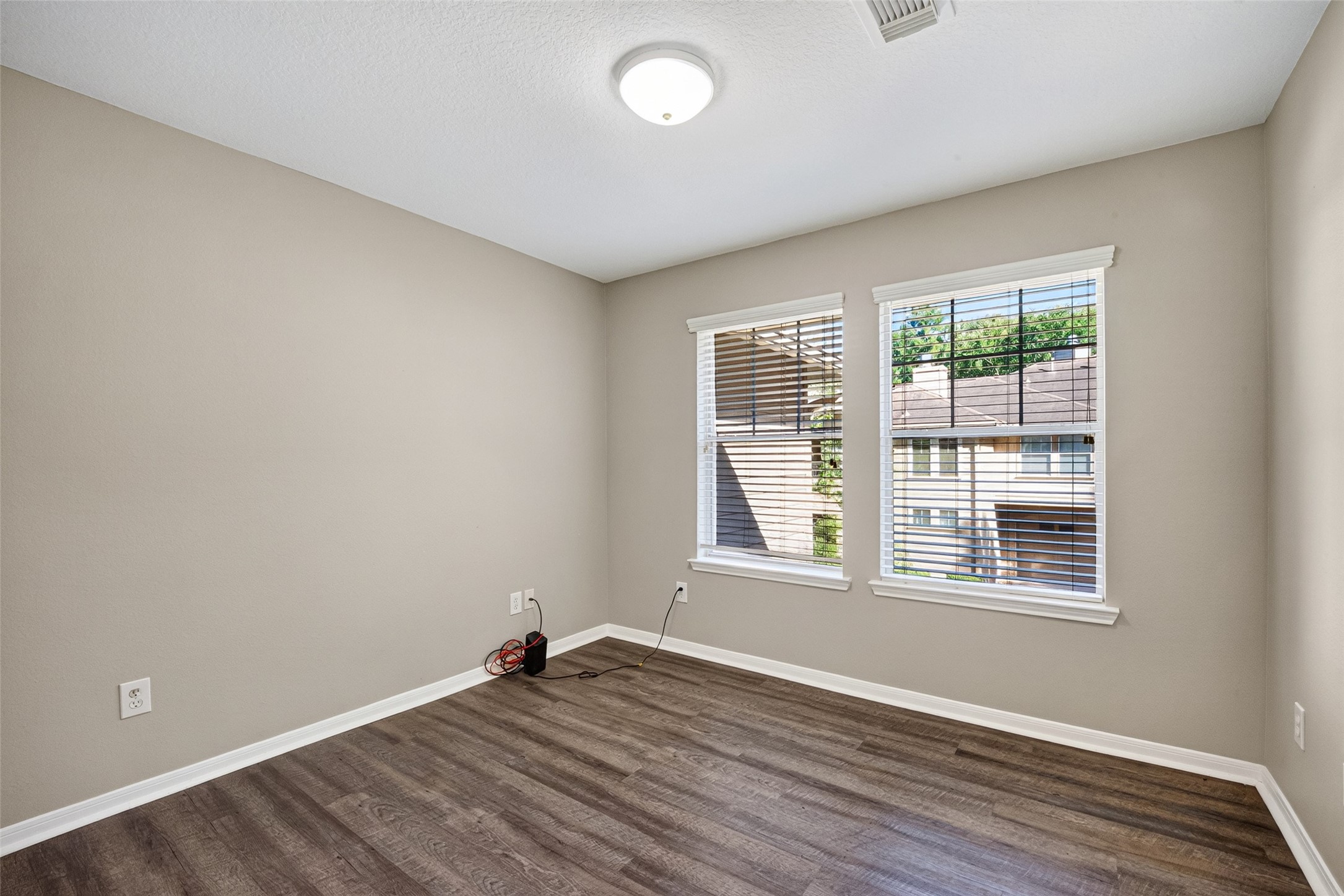 77 Woodlily Pl Property Photo 24
