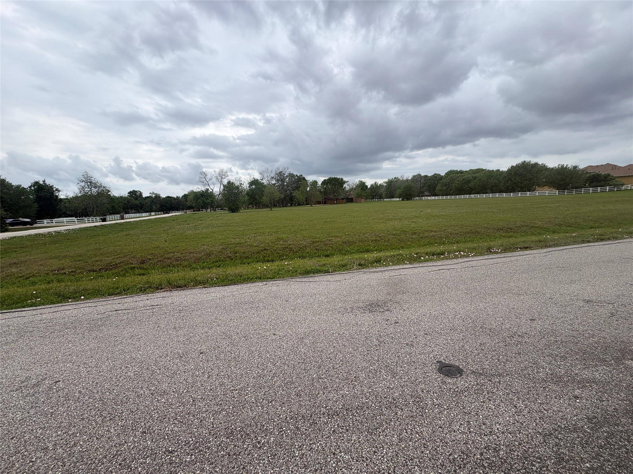 5934 Bridlewood Drive Property Photo 2