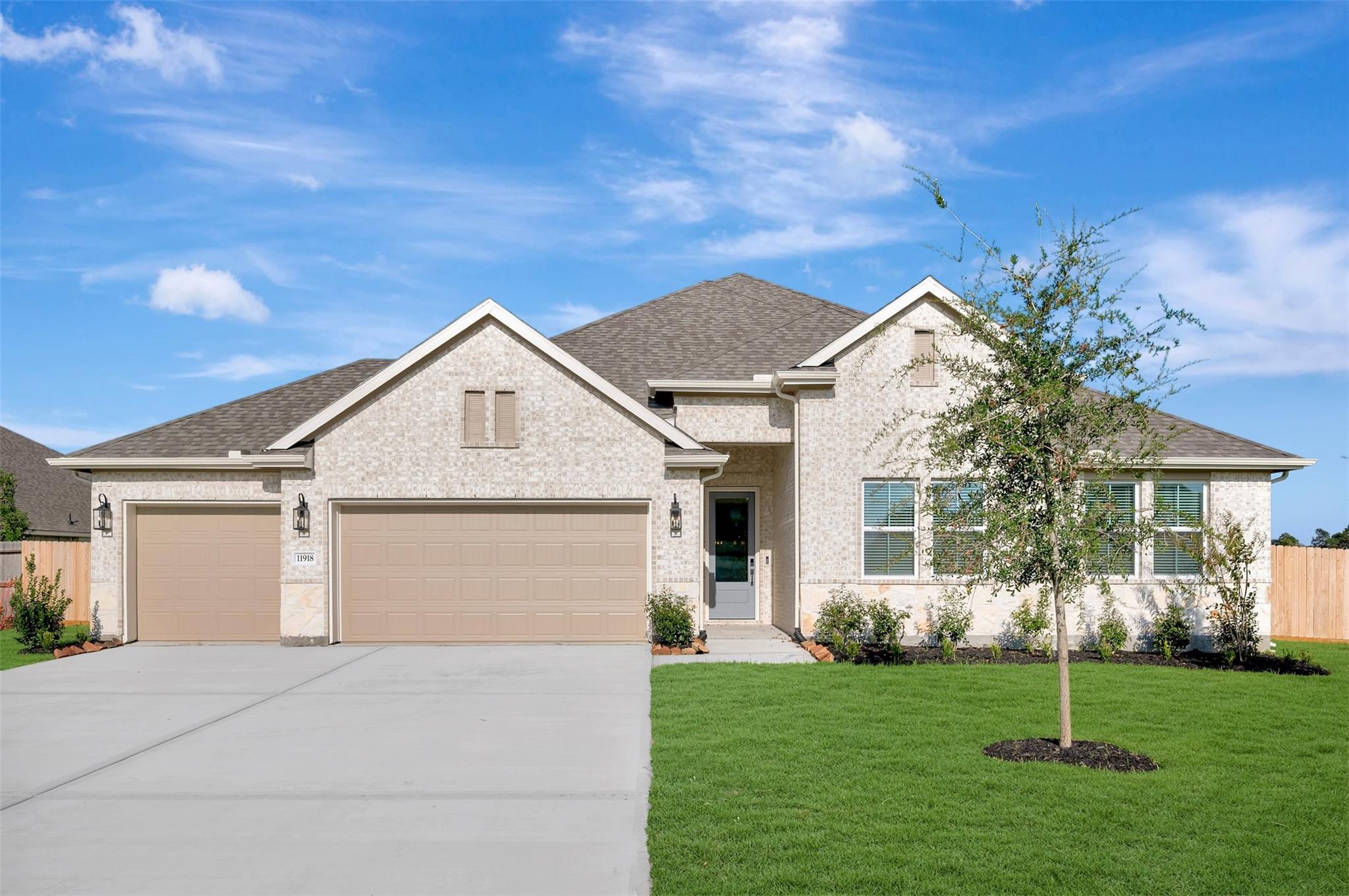 11918 Willow Way Avenue, Mont Belvieu Tx 77535 Property Photo 2