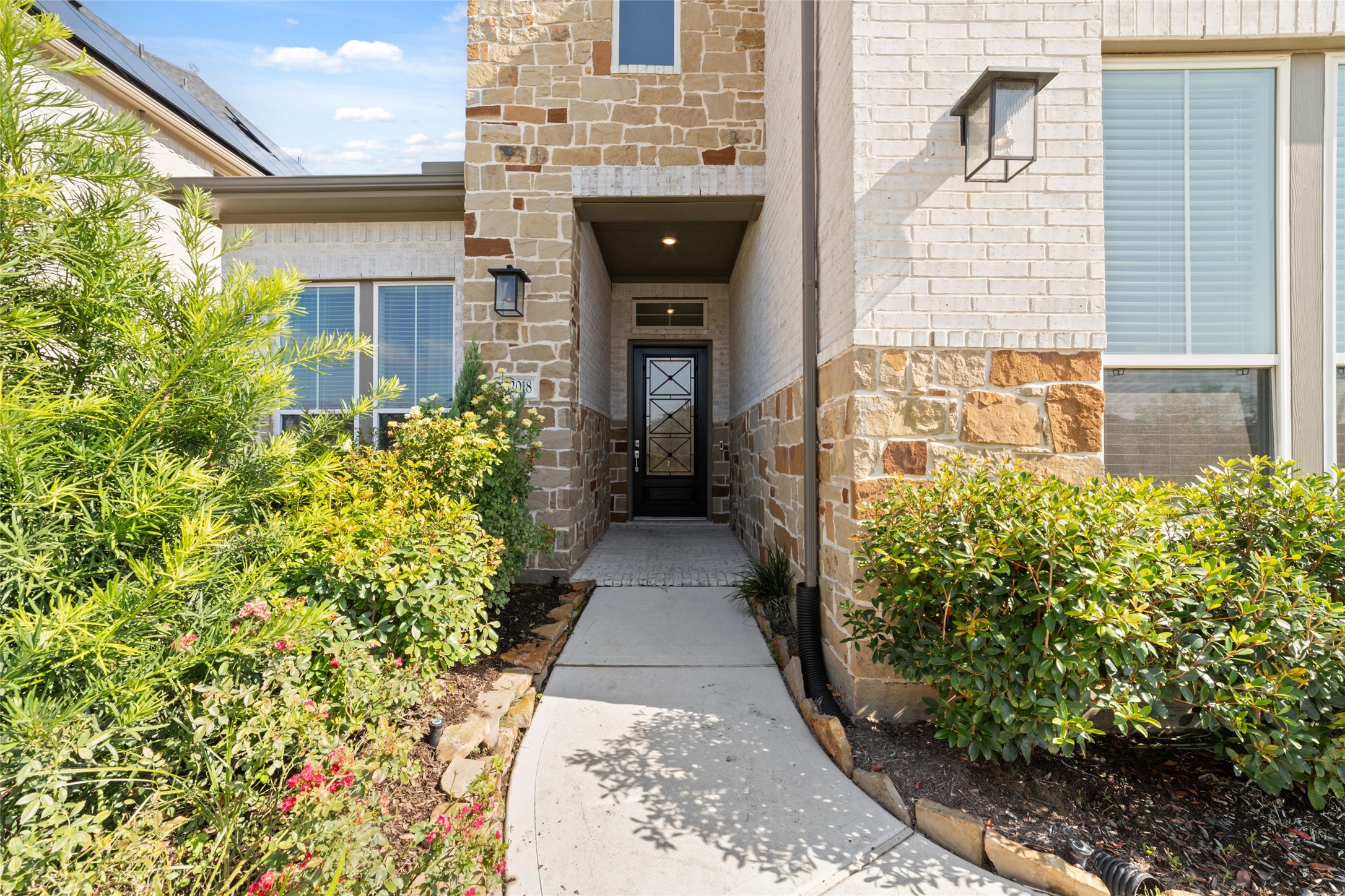 32018 Crested Knoll Court Property Photo 2