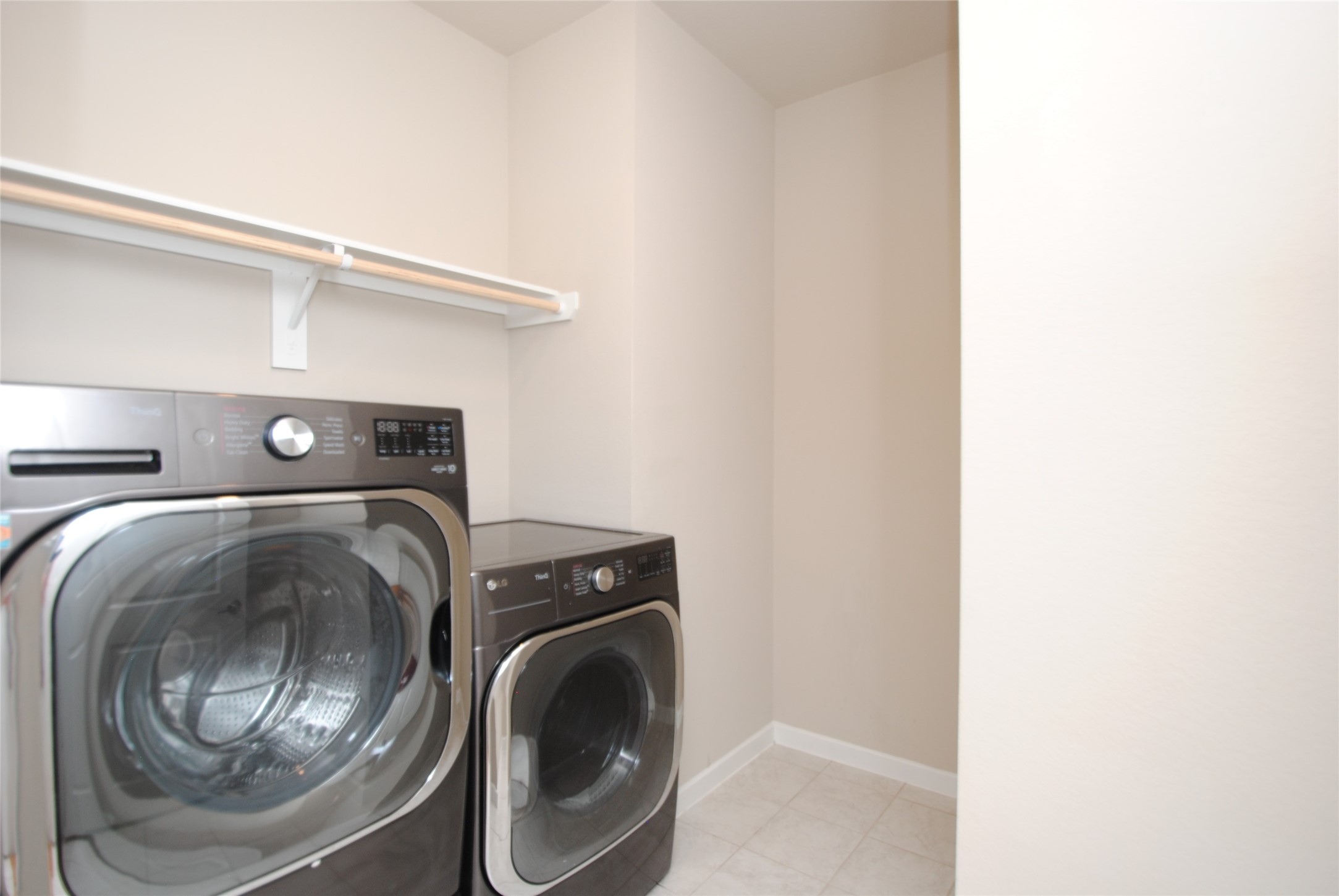 8326 Oakland Heights Lane Property Photo 10