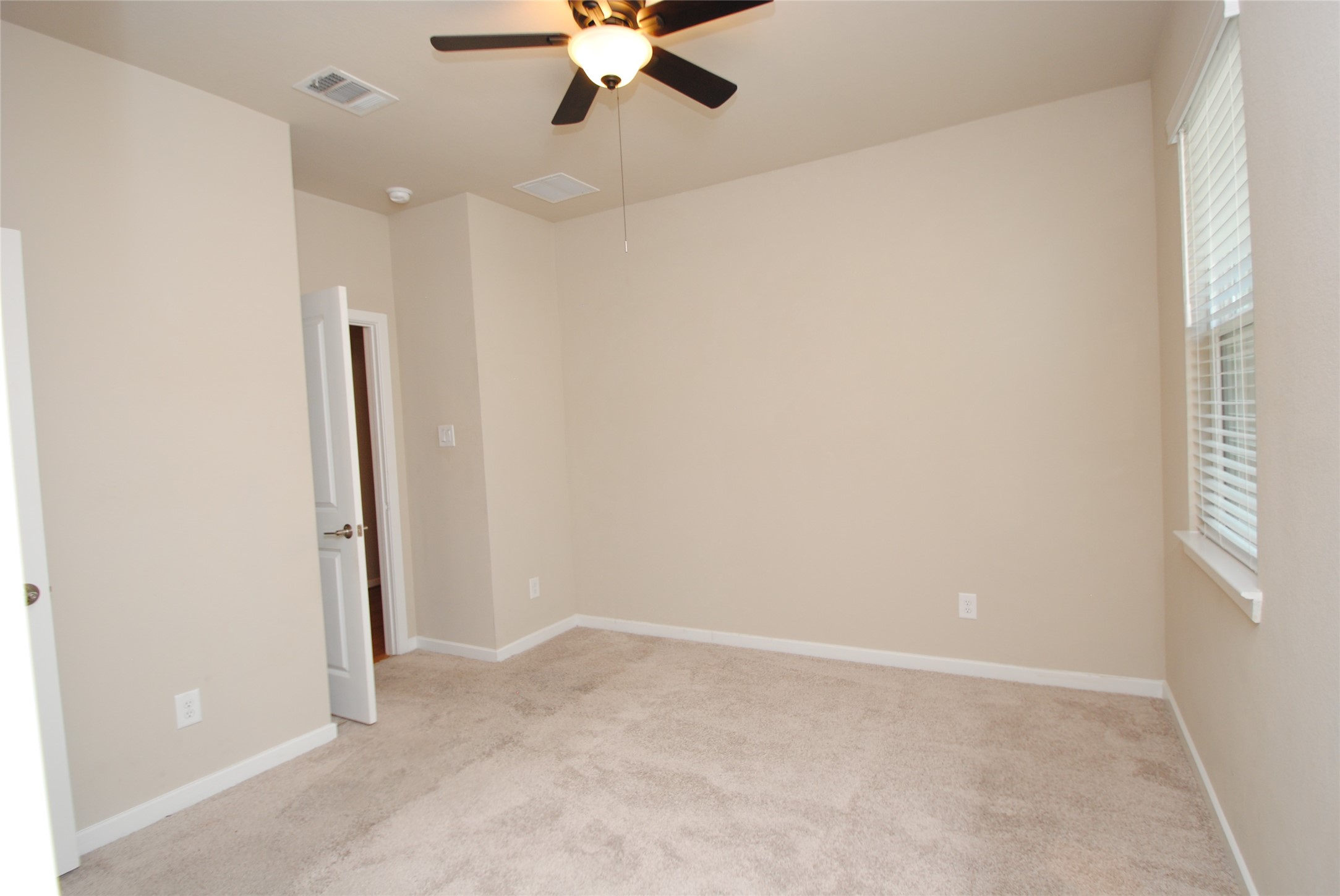 8326 Oakland Heights Lane Property Photo 11