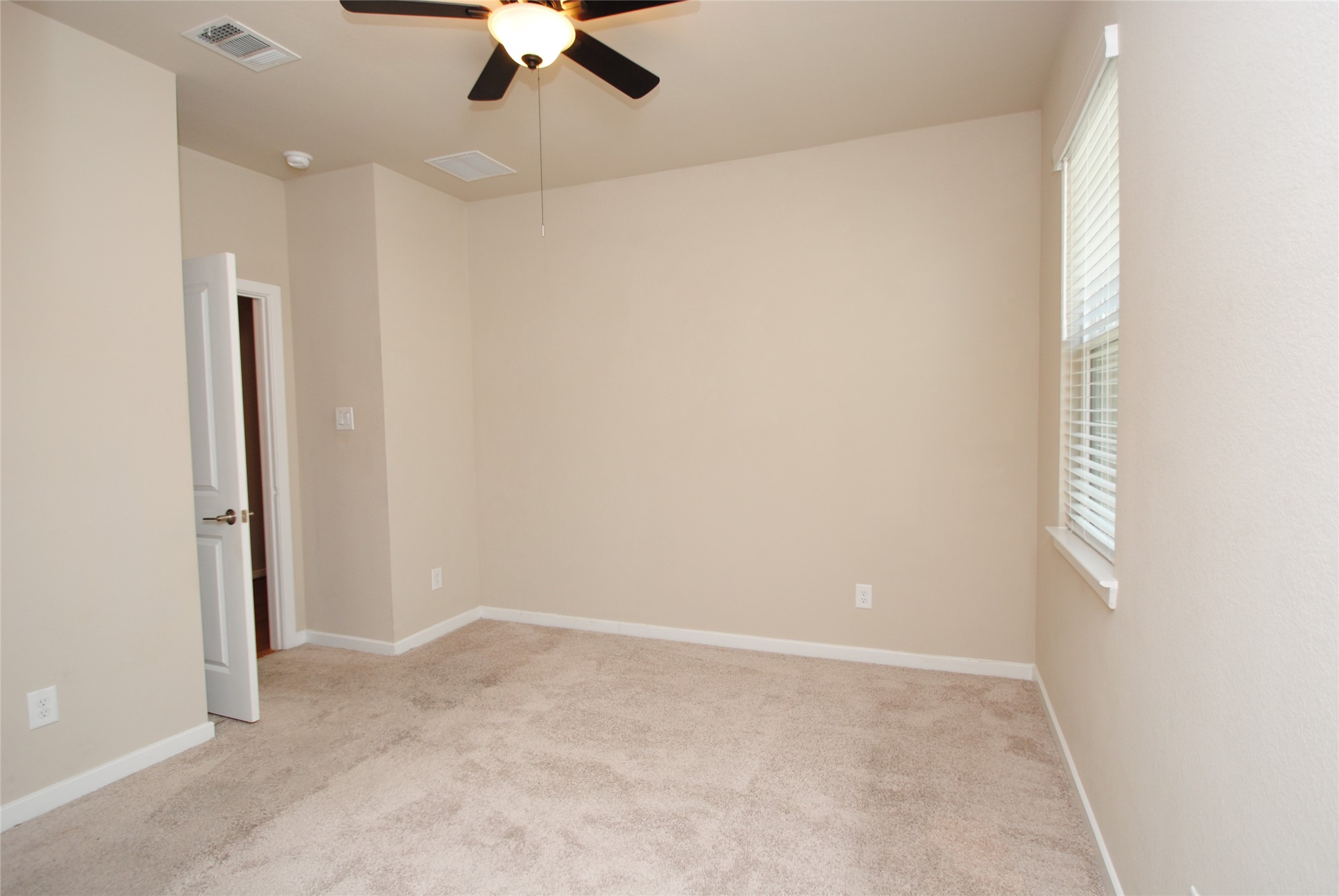 8326 Oakland Heights Lane Property Photo 14