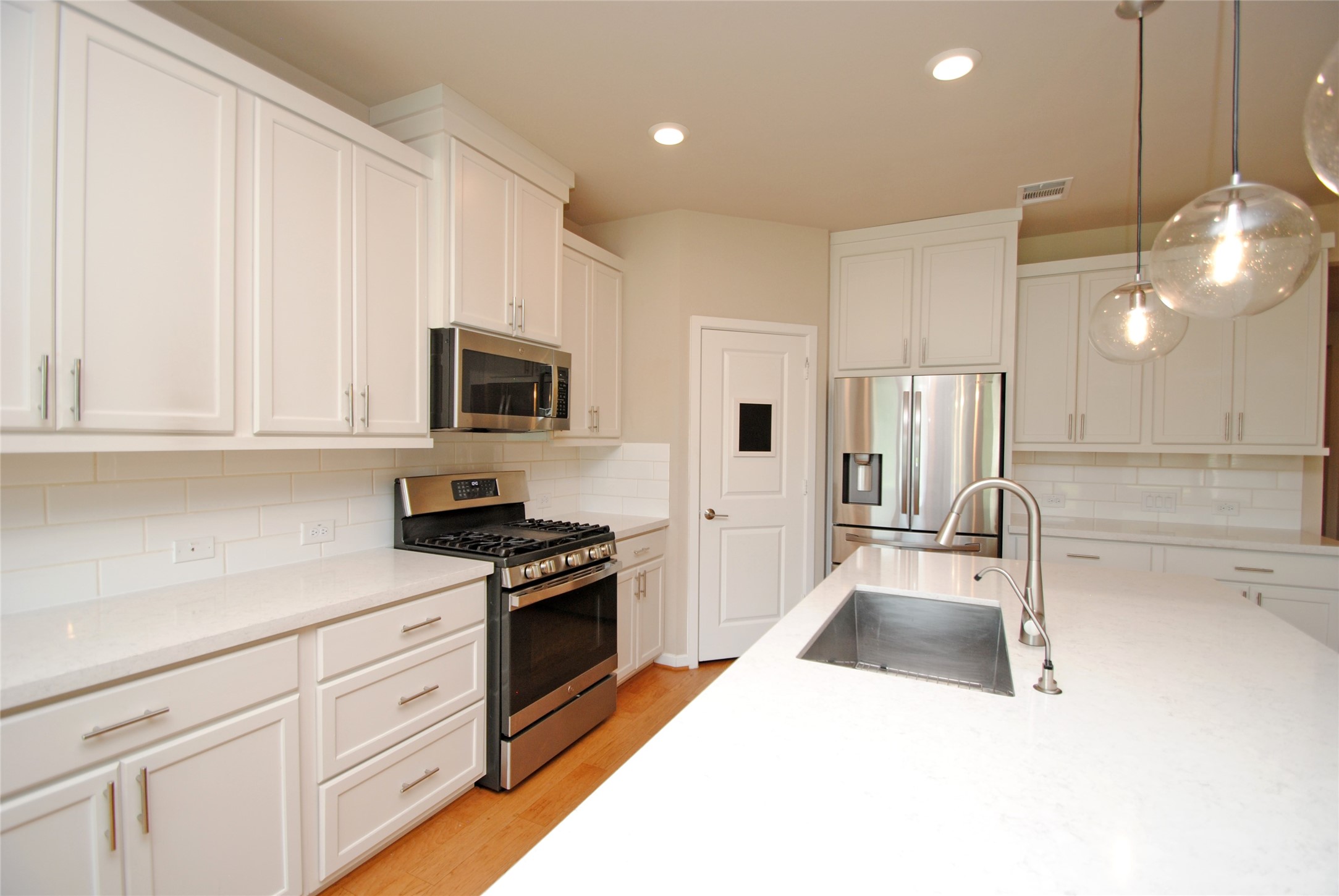 8326 Oakland Heights Lane Property Photo 18