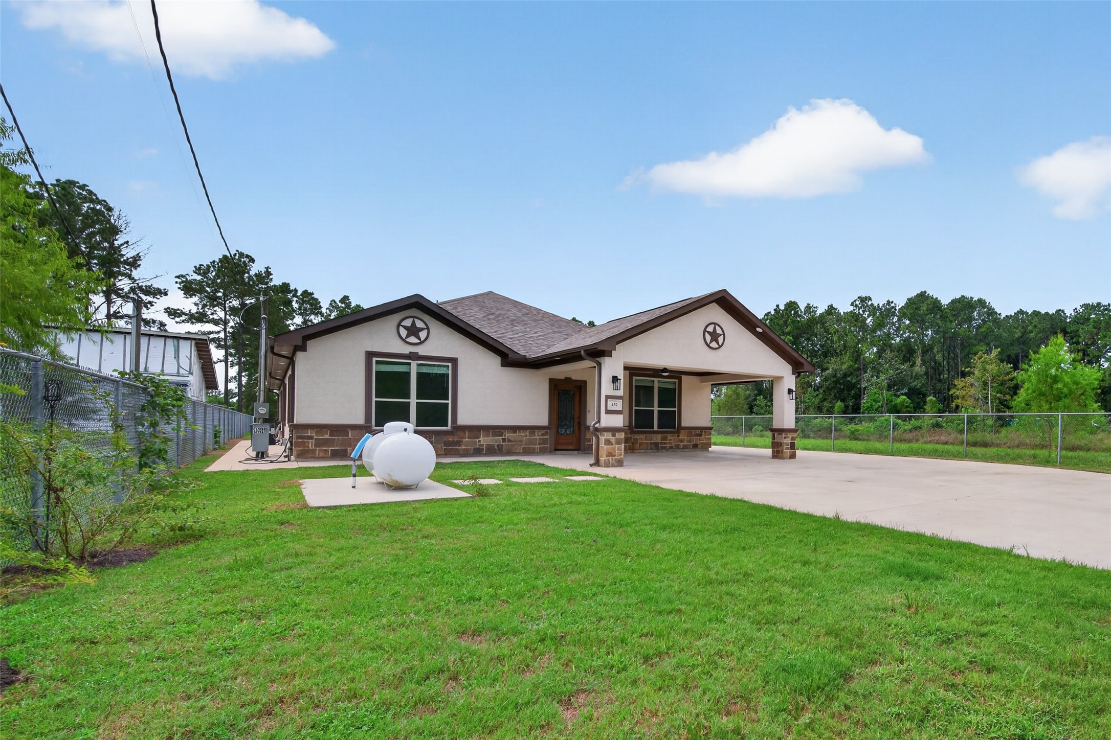 432 County Road 3479a Property Photo 4