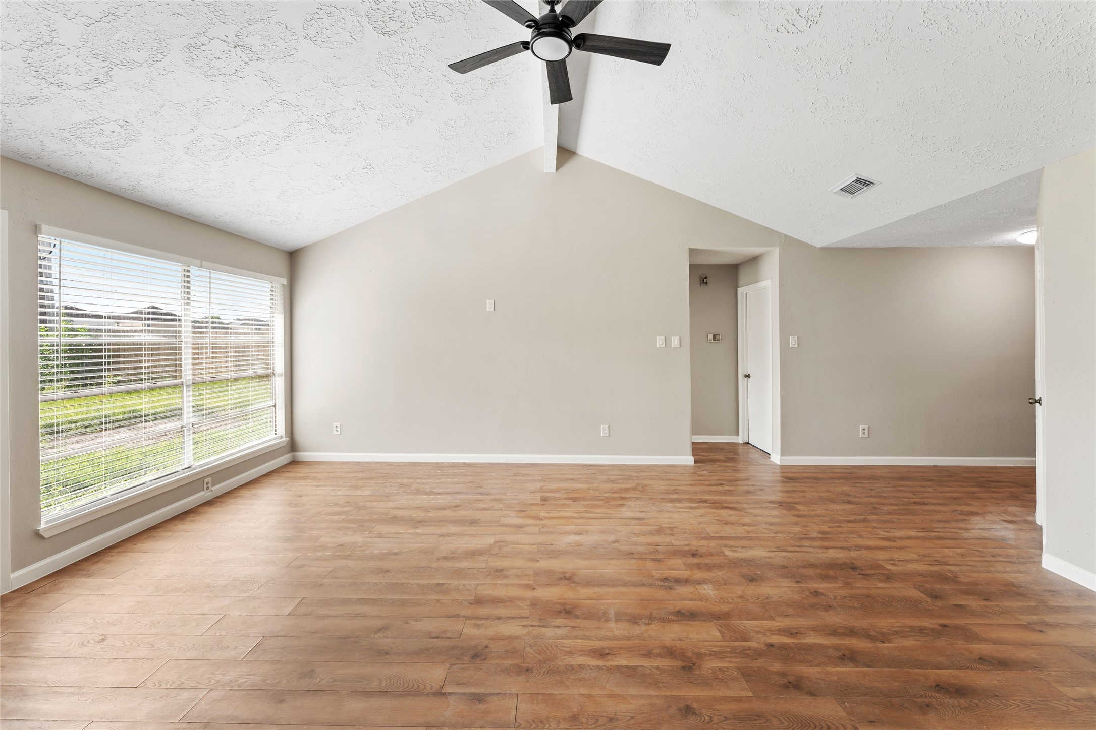 2327 Rittenmore Drive Property Photo 4