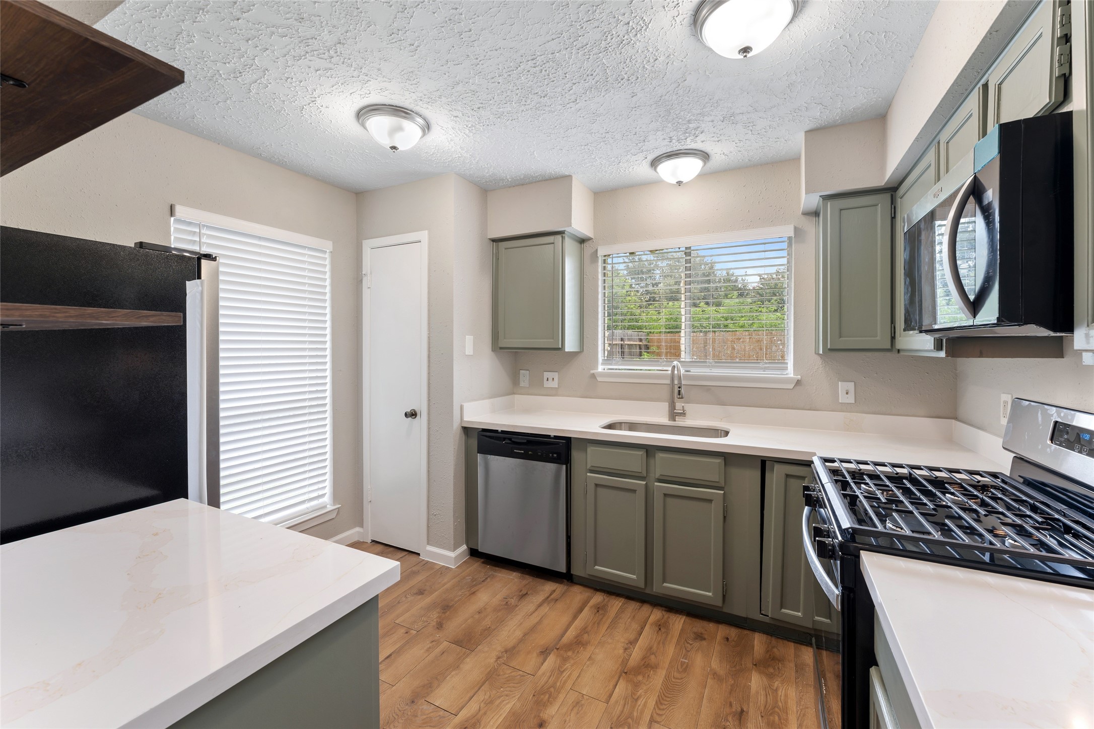 2327 Rittenmore Drive Property Photo 6